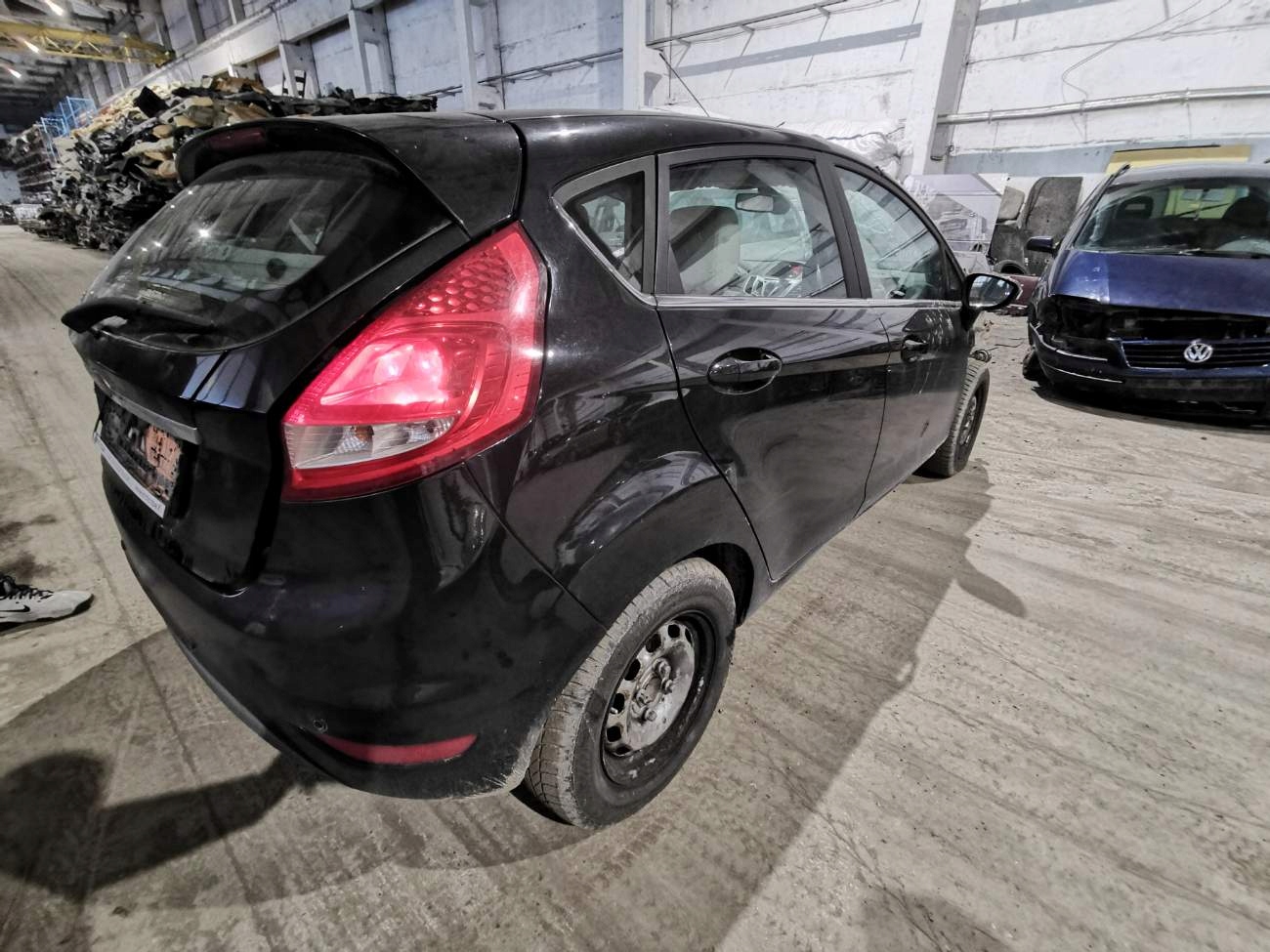 FORD Fiesta петля передних Двери - Передний 2009 1.4л