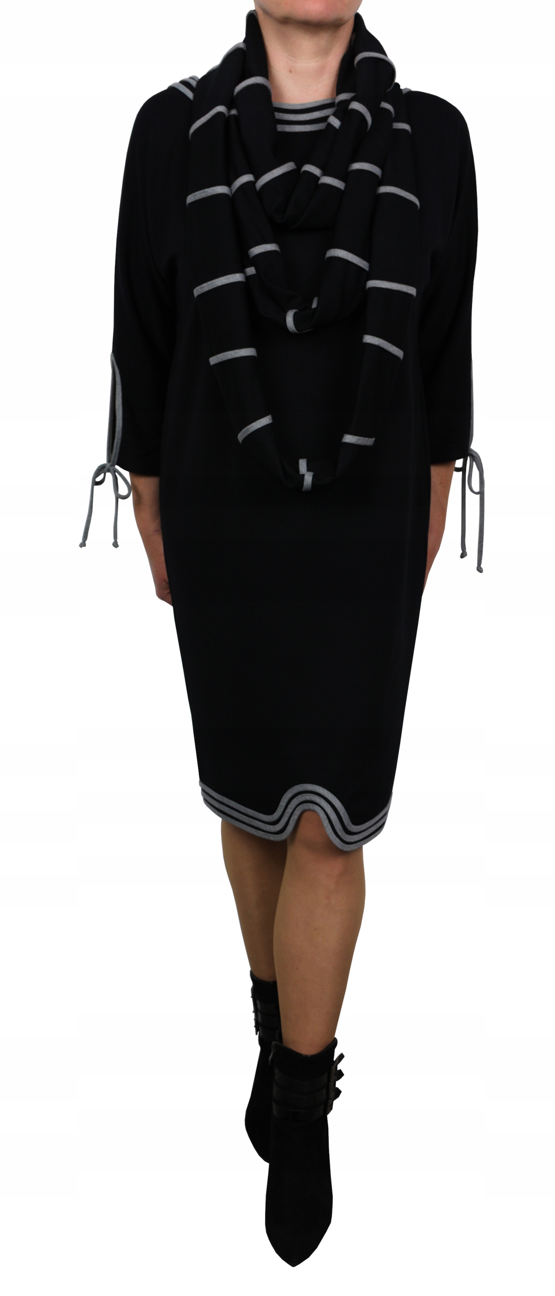 

Sukienka dresowa tuba luźna czarna z szalem 52