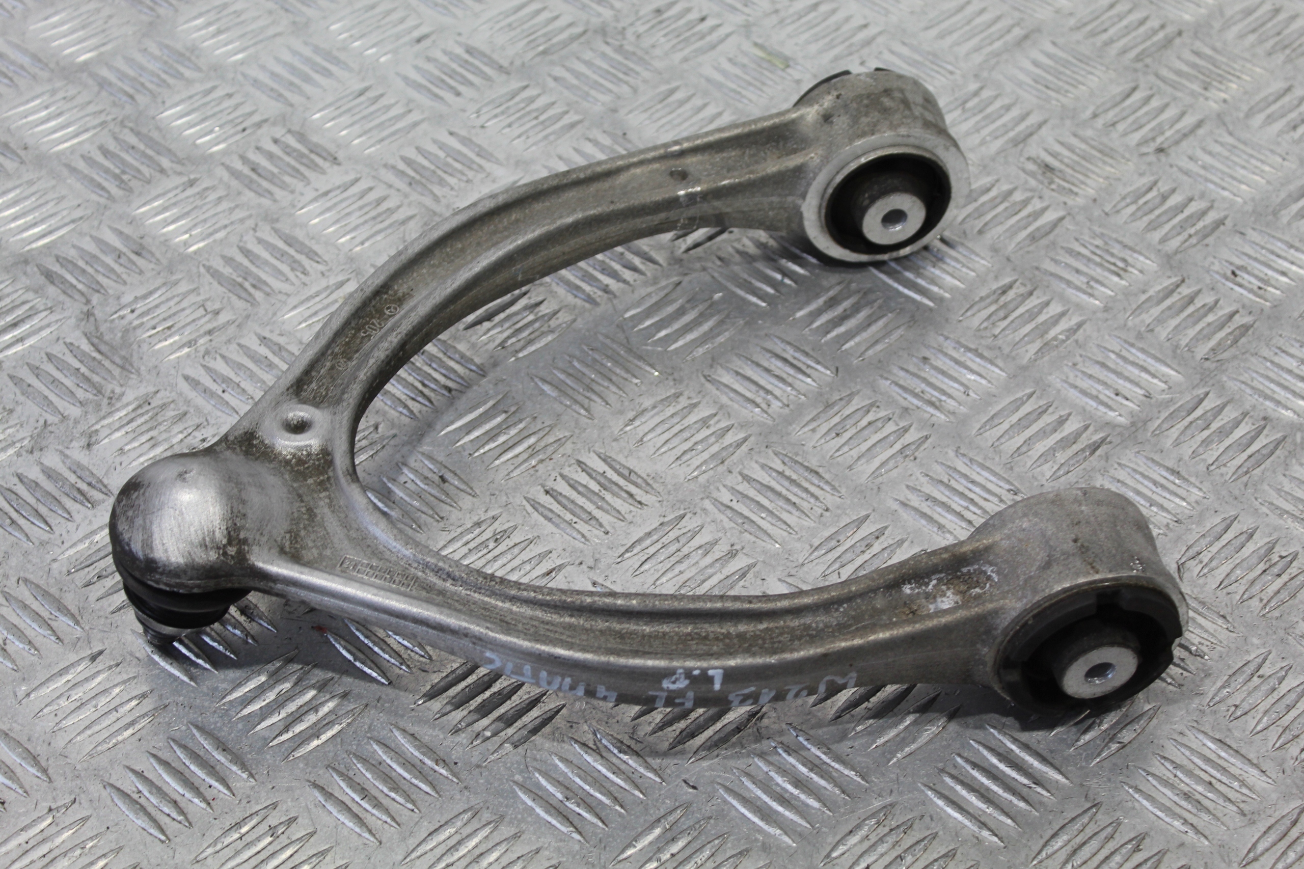 arm left front upper MERCEDES W213 LIFT 4MATIC