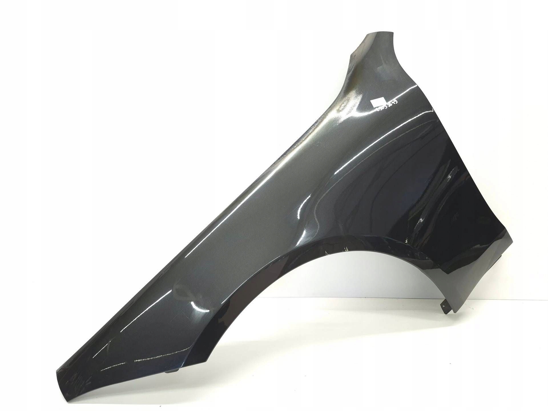 fender left front front MERCEDES CLS C257 W257 LAKIER 831