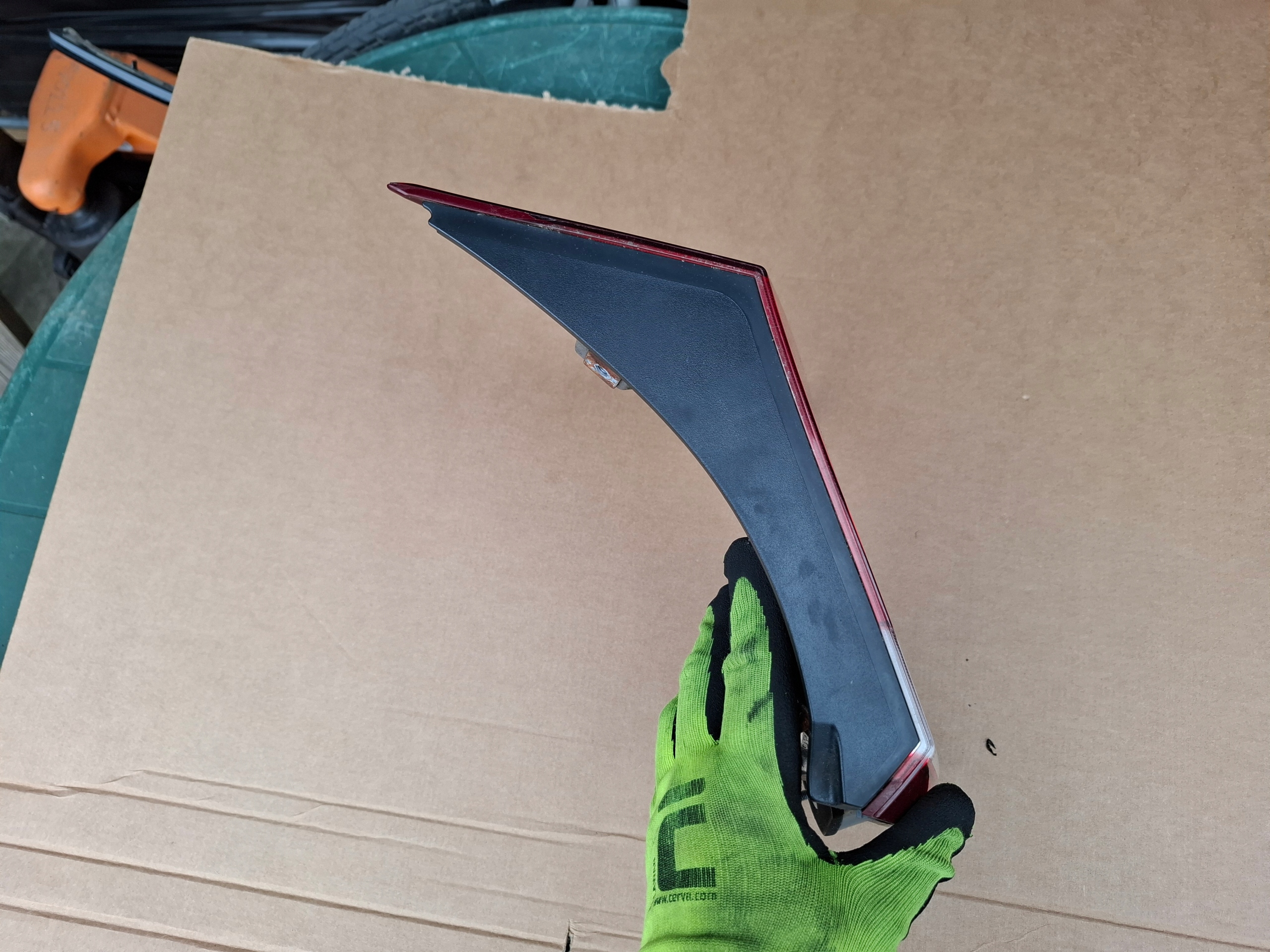 HONDA CIVIC IX HB 14r light left rear part to the bonnet 2012
