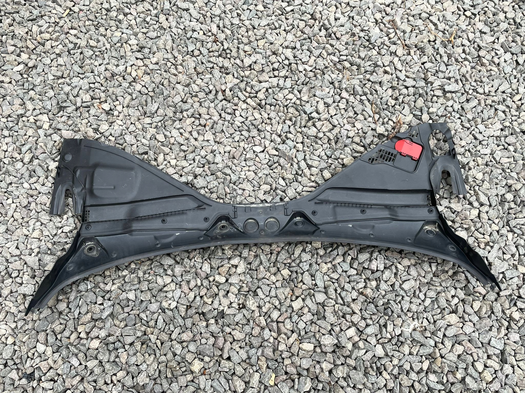 BMW F30 F31 PODSZYBIE OSŁONA WLOTU POWIETRZA