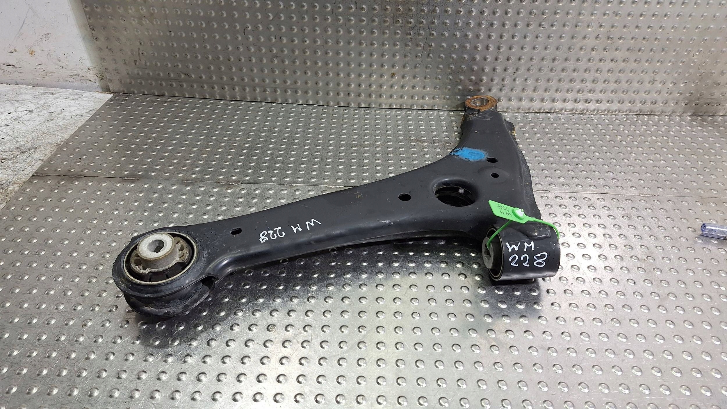arm left front A9103330000 MERCEDES SPRINTER W907 W910 CRAFTER
