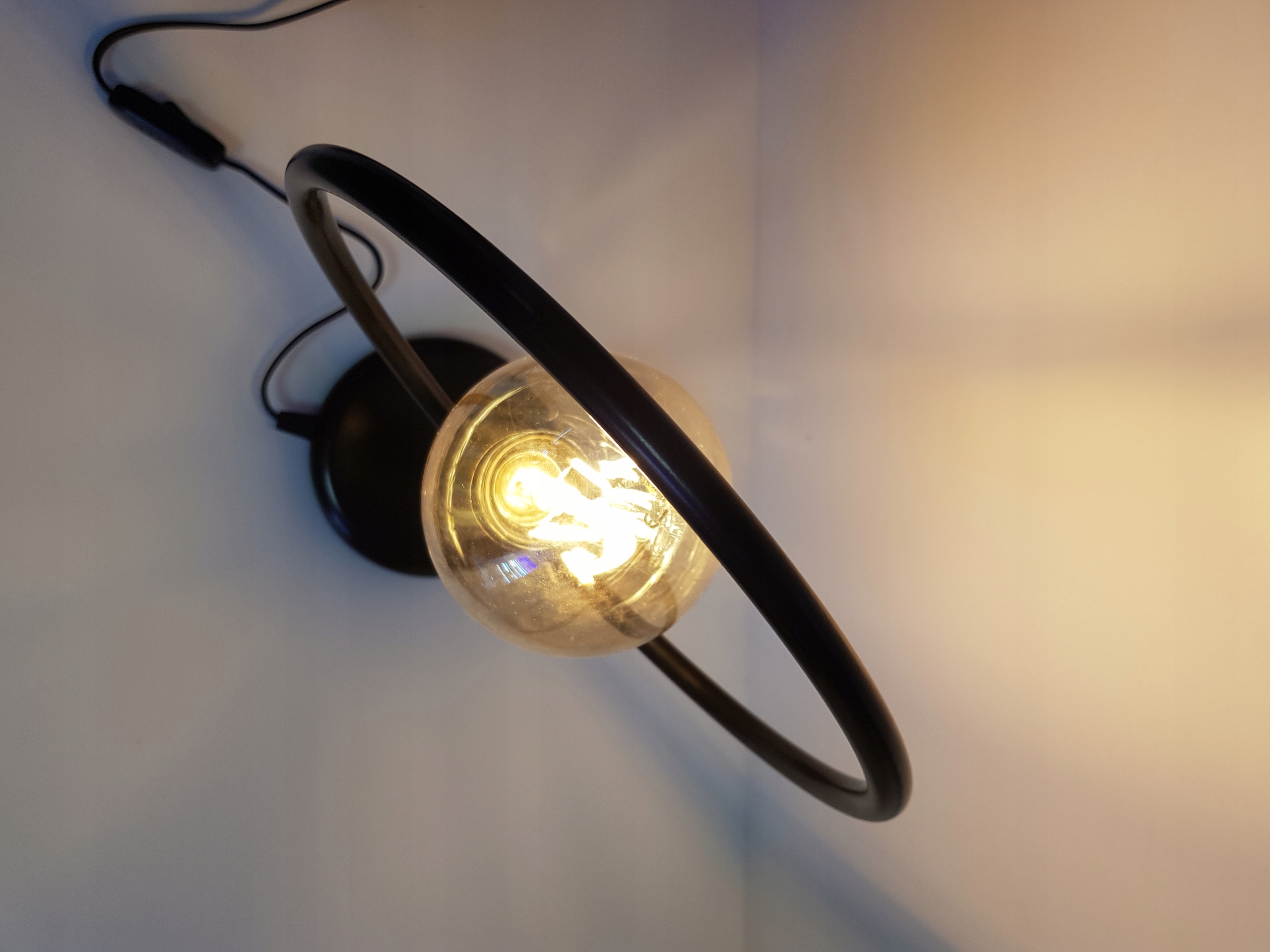 Lampka nocna Lampa stołowa loft koło na led E27 czarna Typ nocna stołowa