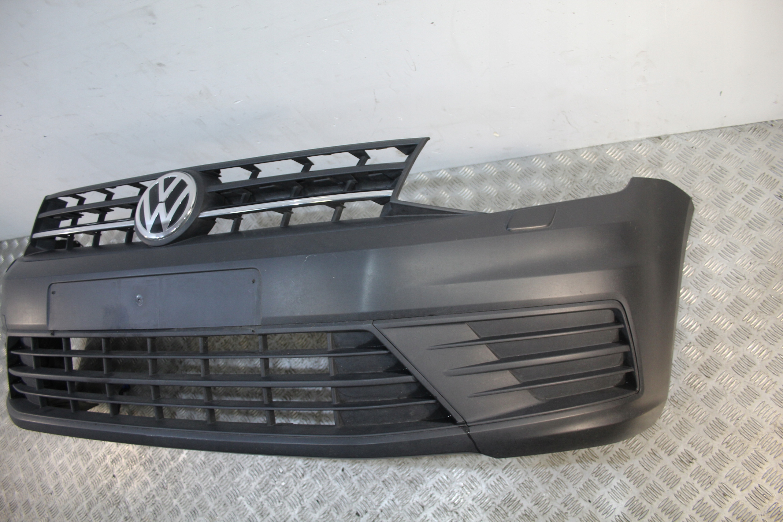STOSSSTANGE VORNE SPRITZDÜSE VW CADDY 2K0 2K5