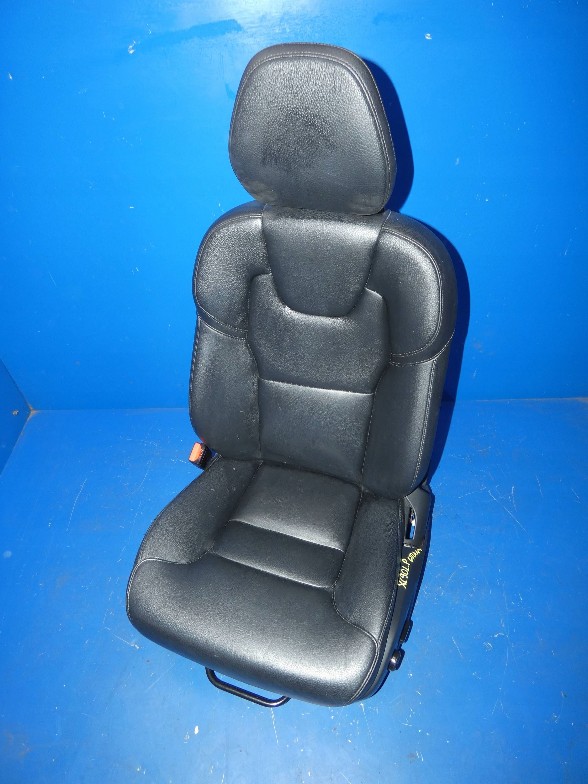 VOLVO XC90 II seat driver´s left front PODGRZEWANY