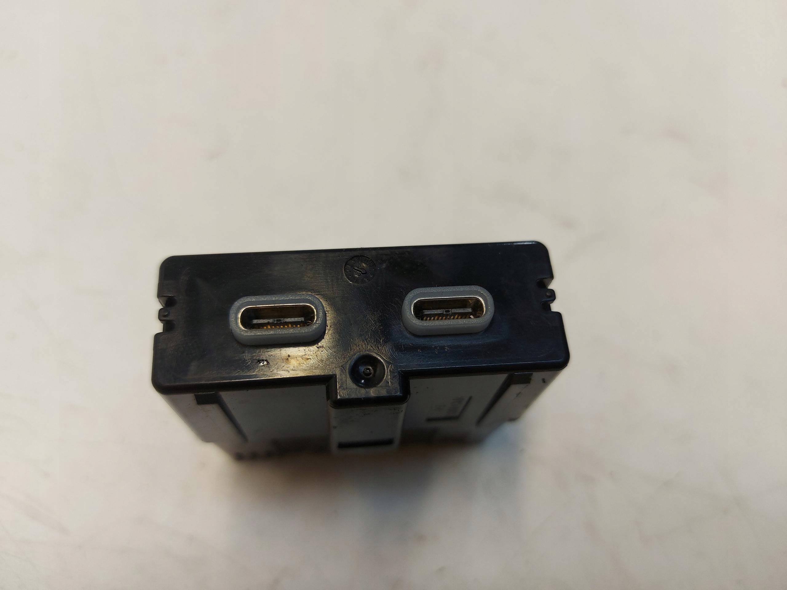 Ford Tourneo Connect III MK3 Adapter, Stecker PORT USB 35G035954A