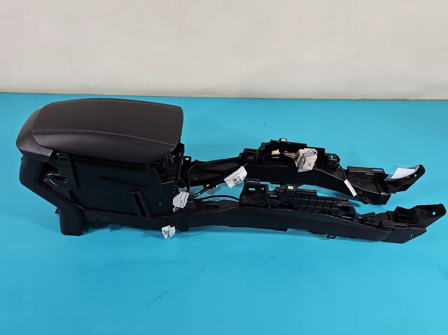 подлокотник тунель FORD MONDEO MK5