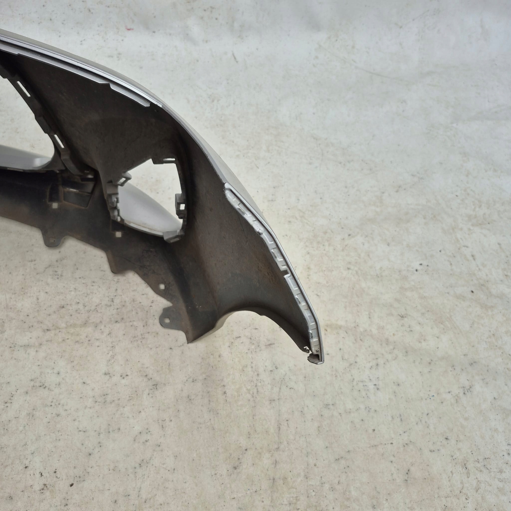 TOYOTA YARIS III 3 LIFT 14-17 bumper front front