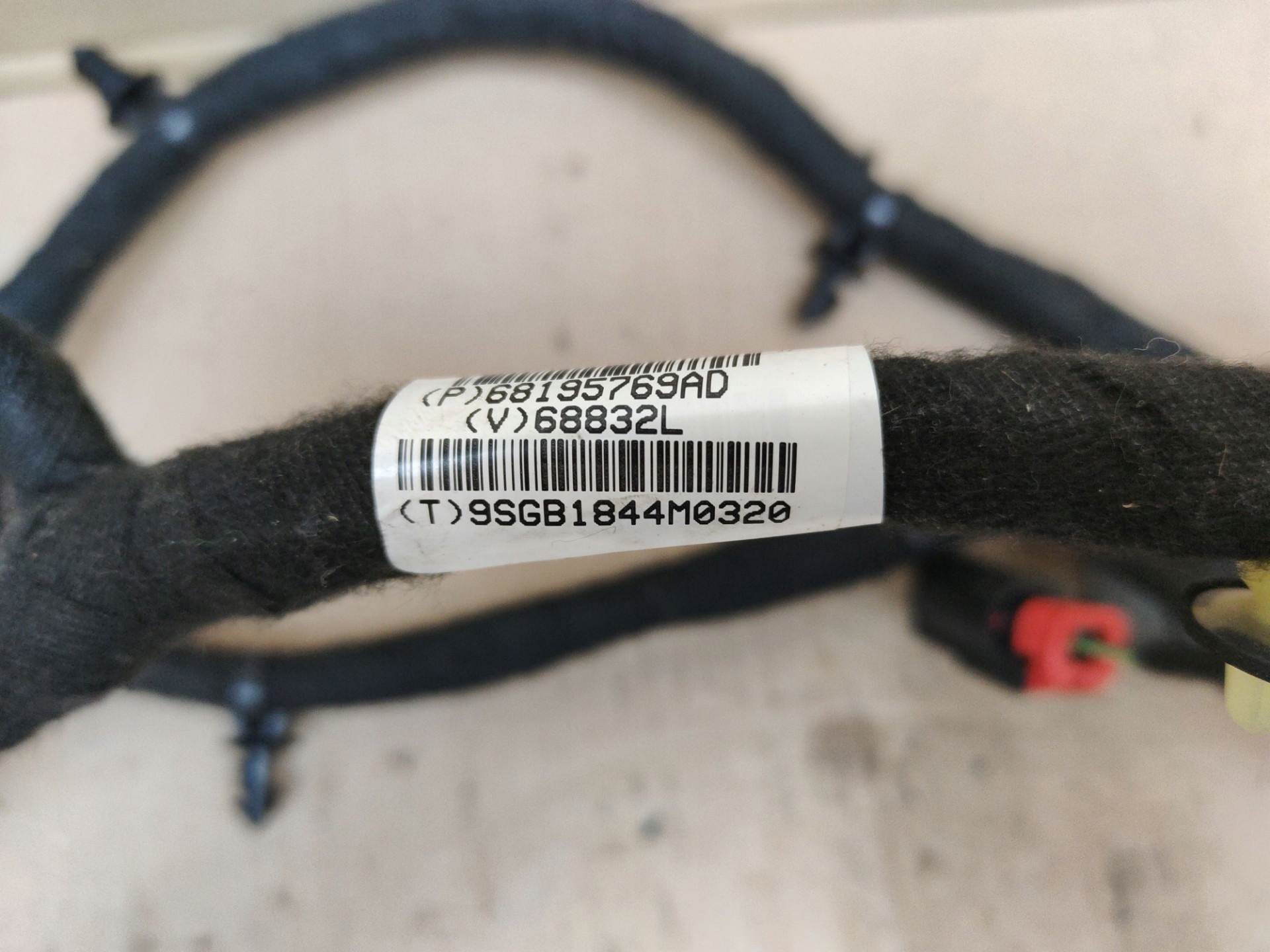 bundle wiring door front left side Jeep Cherokee 5 2014 P68195769AD