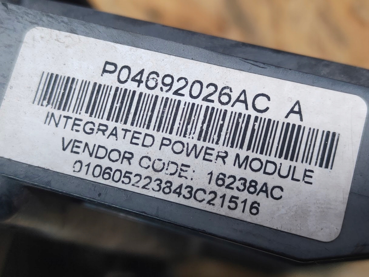 блок предохранителей CHRYSLER 300C 05-10 5,7 P04692026AC