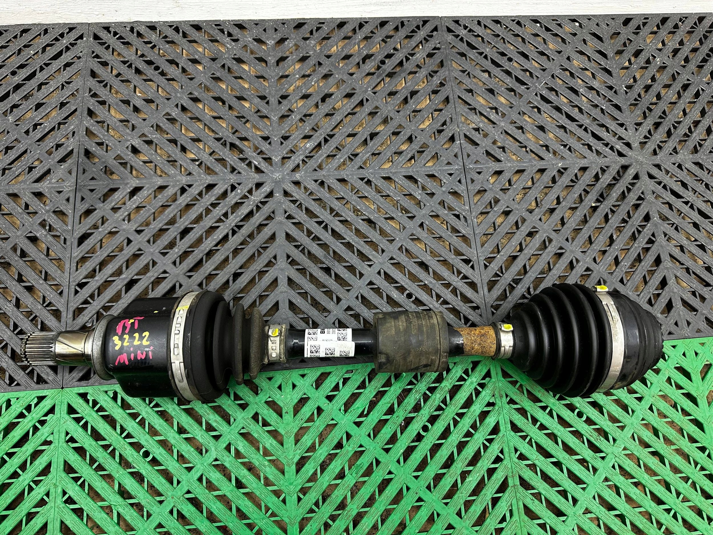 semi-axis front BMW X2 F39 8681523