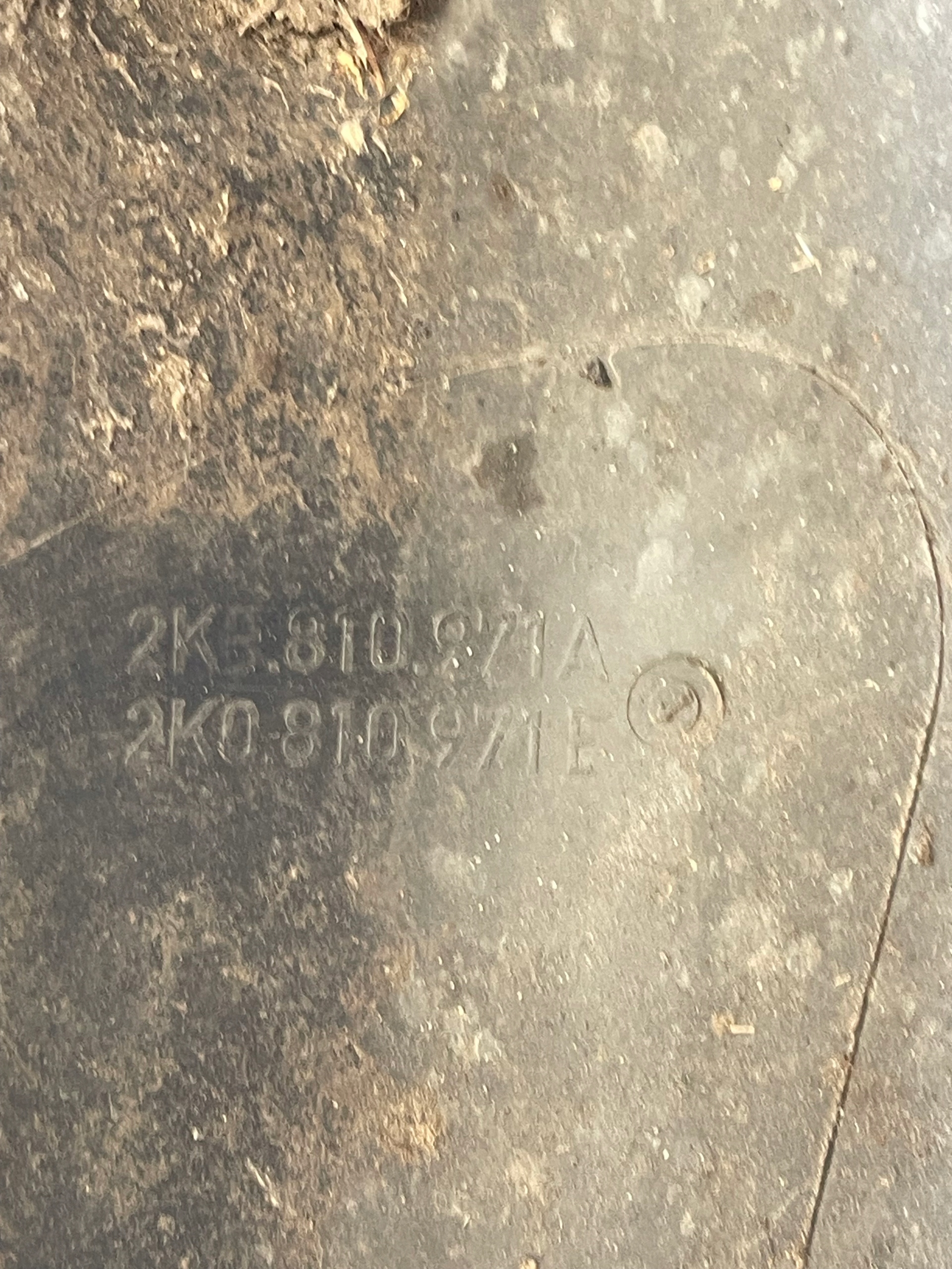 vw Caddy 2K5 15-20 подкрылки левый зад 2K0810971E 2K5810971A