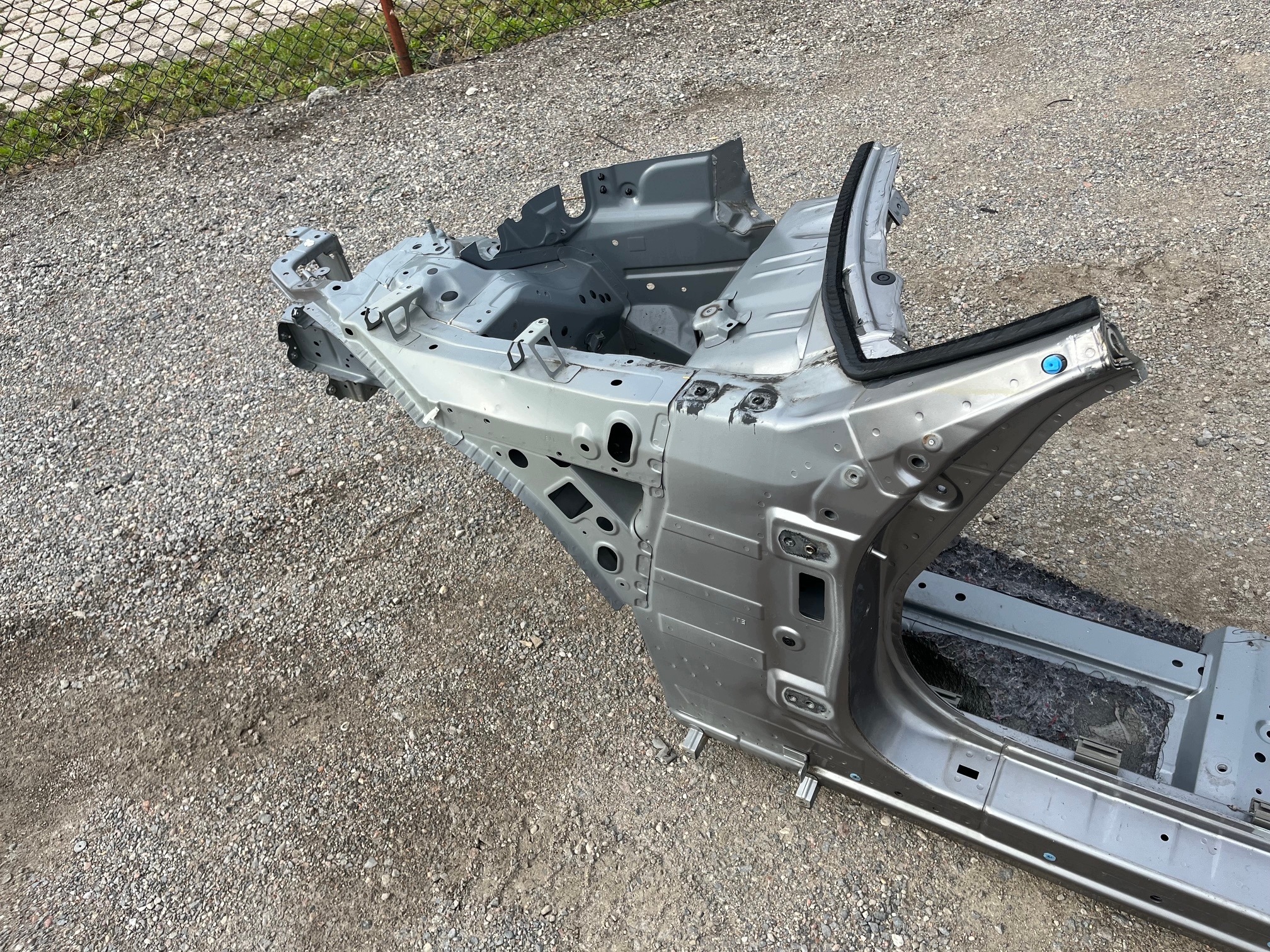 quarter quarter front left fartuch placement Nissan 370z 2009