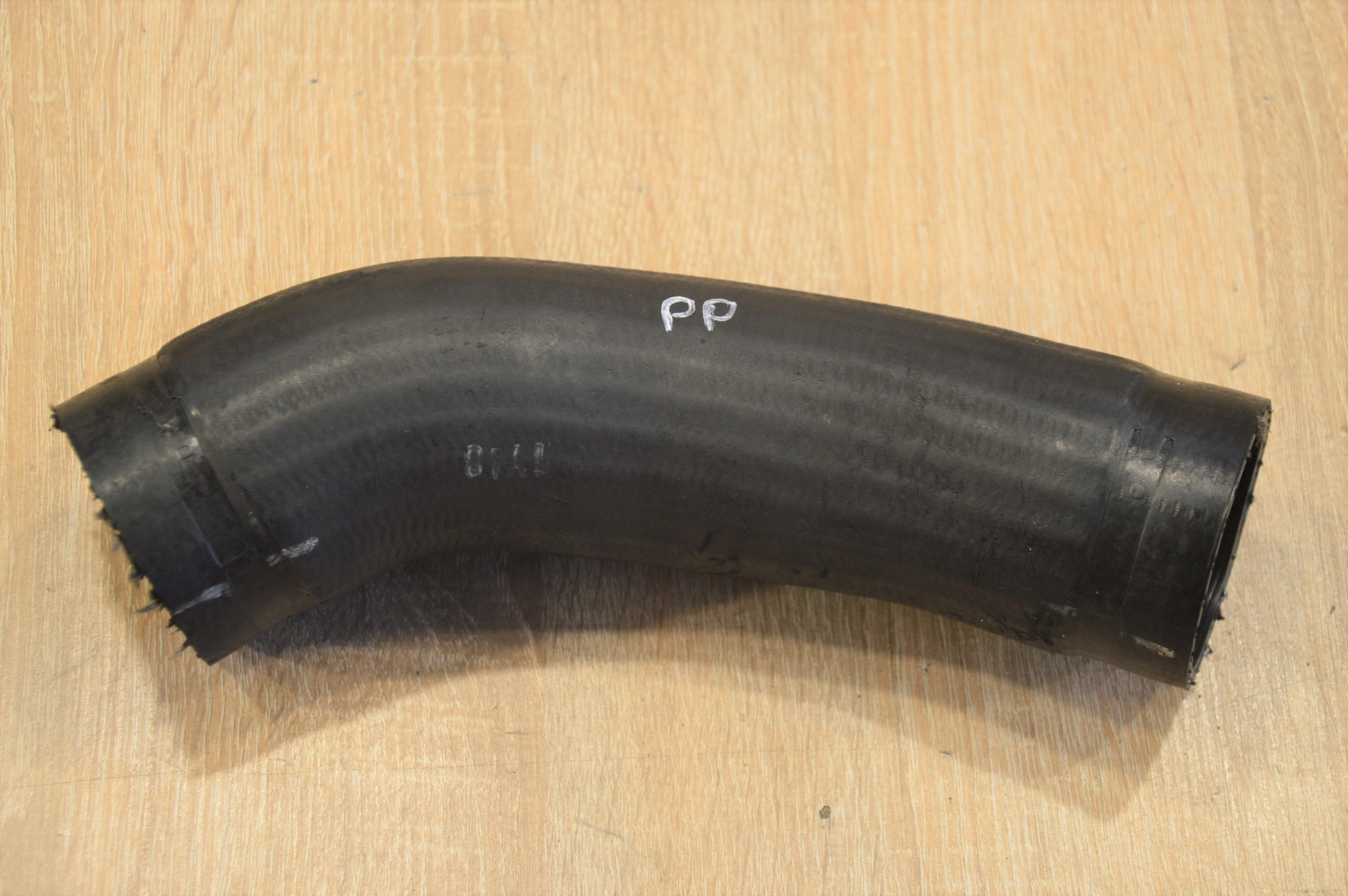 ТРУБА ІНТЕРКУЛЕРА ПРАВА ПЕРЕДНЯ CRUZE ORLANDO 2.0