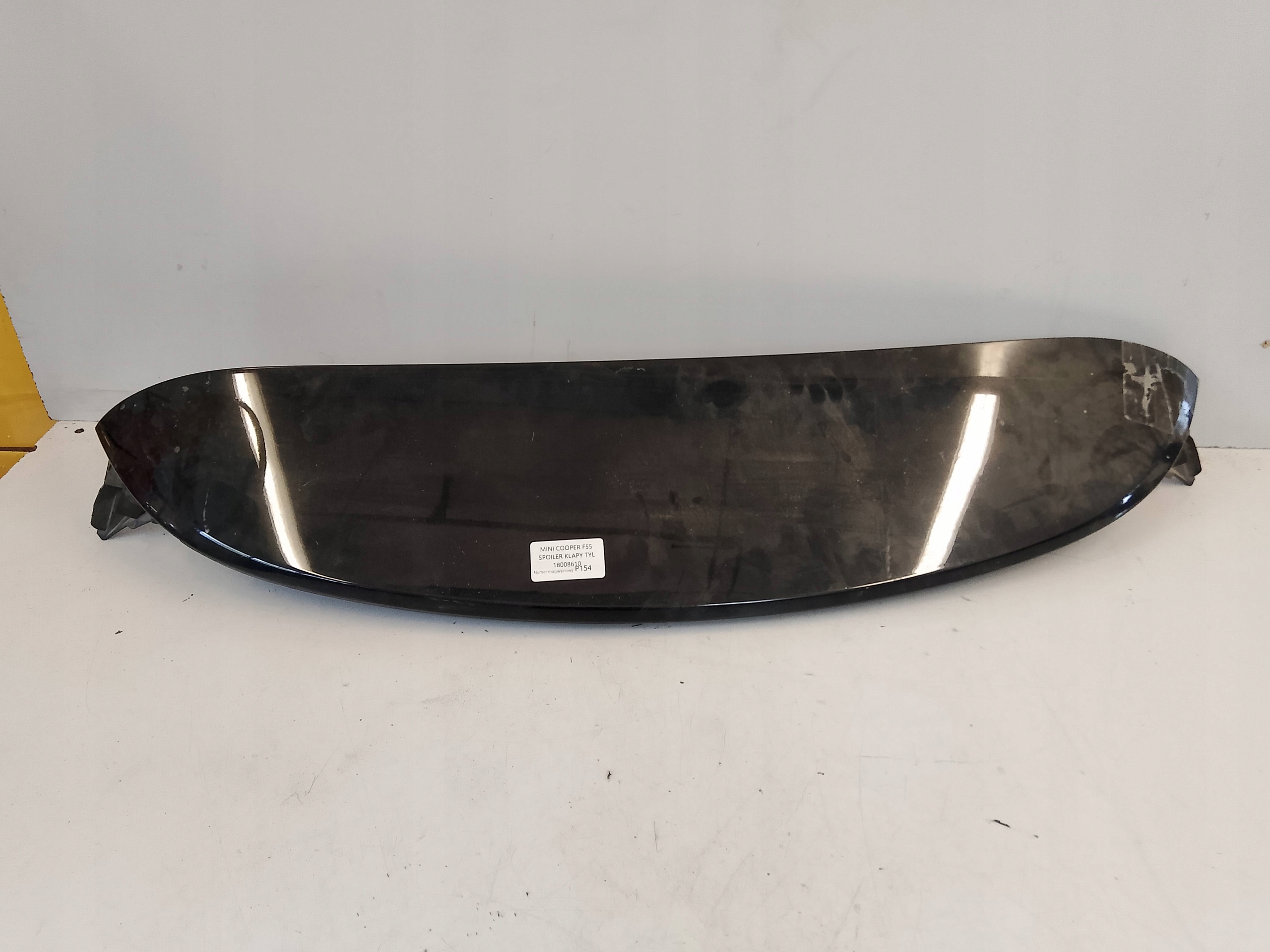 MINI COOPER F55 спойлер крышки багажника 18008610