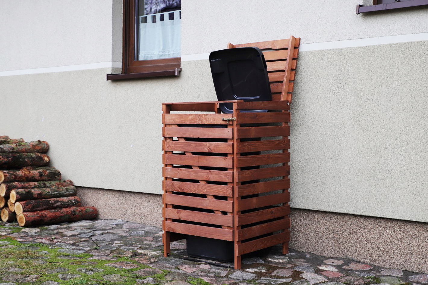 

Brązowa wiata śmietnikowa, 120L drewniana osłona