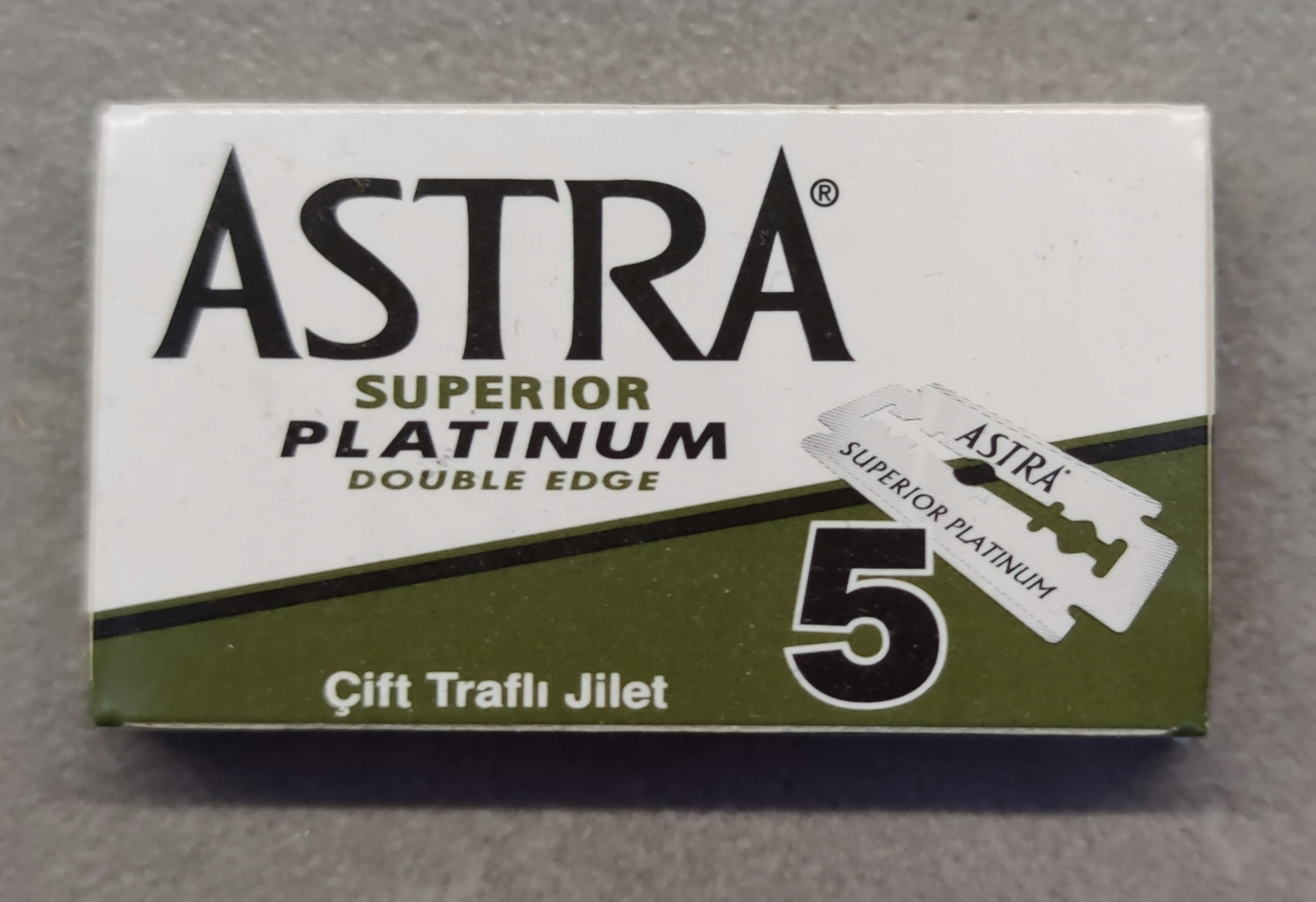 GORGOL Grzebień trymer z żyletką do cieniowania włosów zapasowe żyletki Kod producenta 5907693833302