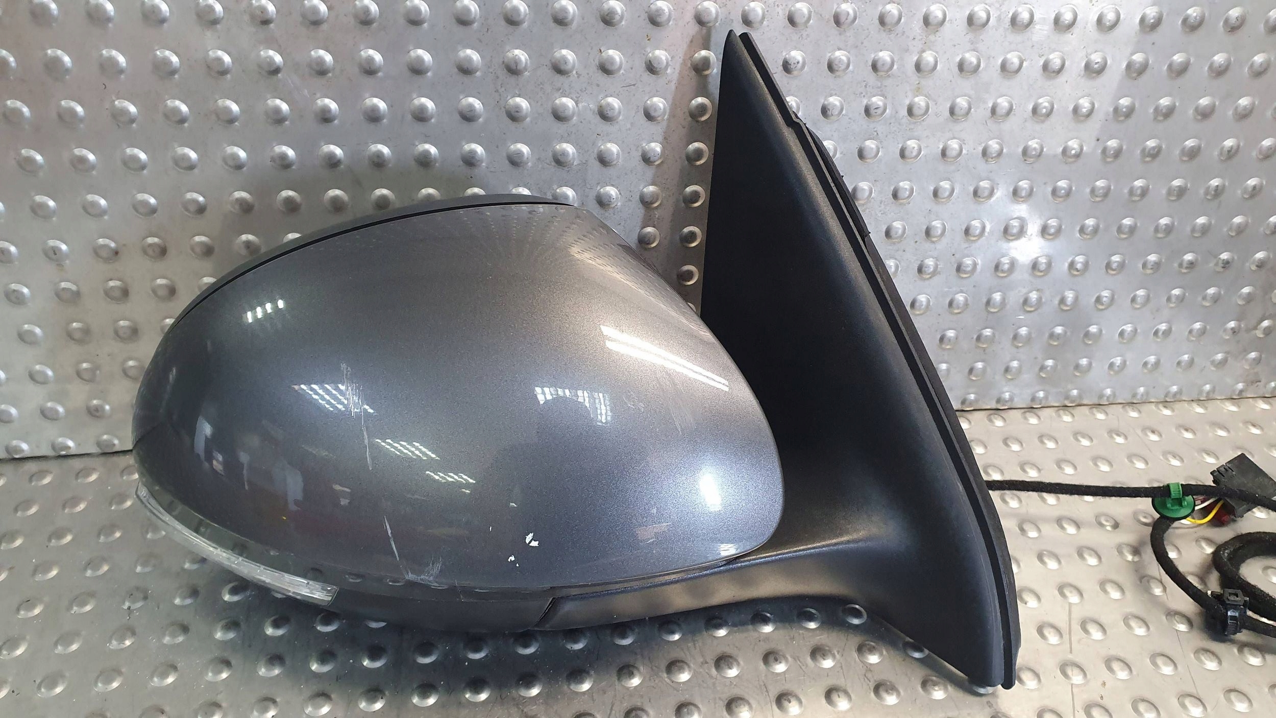 mirror right VW TIGUAN 5N1857502AG 6 PIN 07