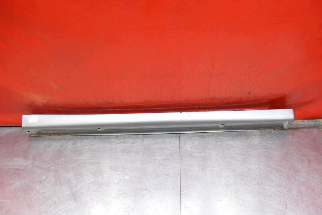 cap threshold right U17A MITSUBISHI OUTLANDER 3 III 12-14