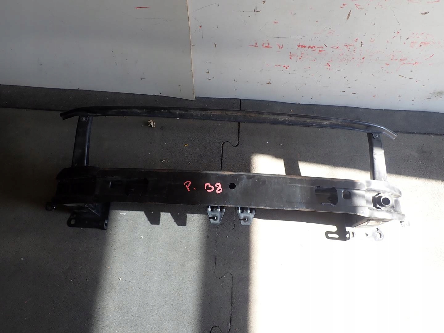 greda ispod branik prednji dio VW PASSAT B8 2014- 3G