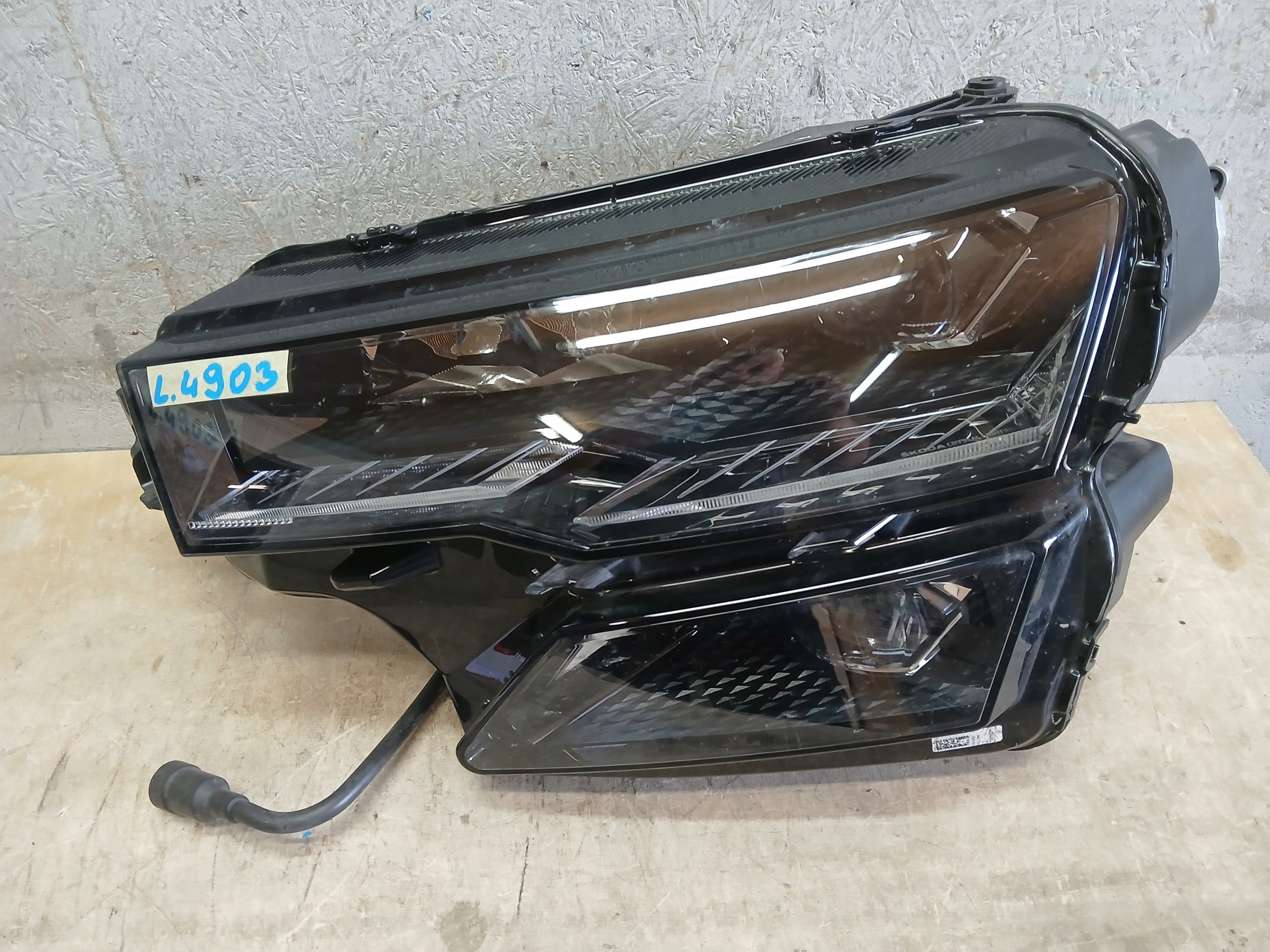 light front left SKODA KAROQ LIFT FULL LED 57B941035B