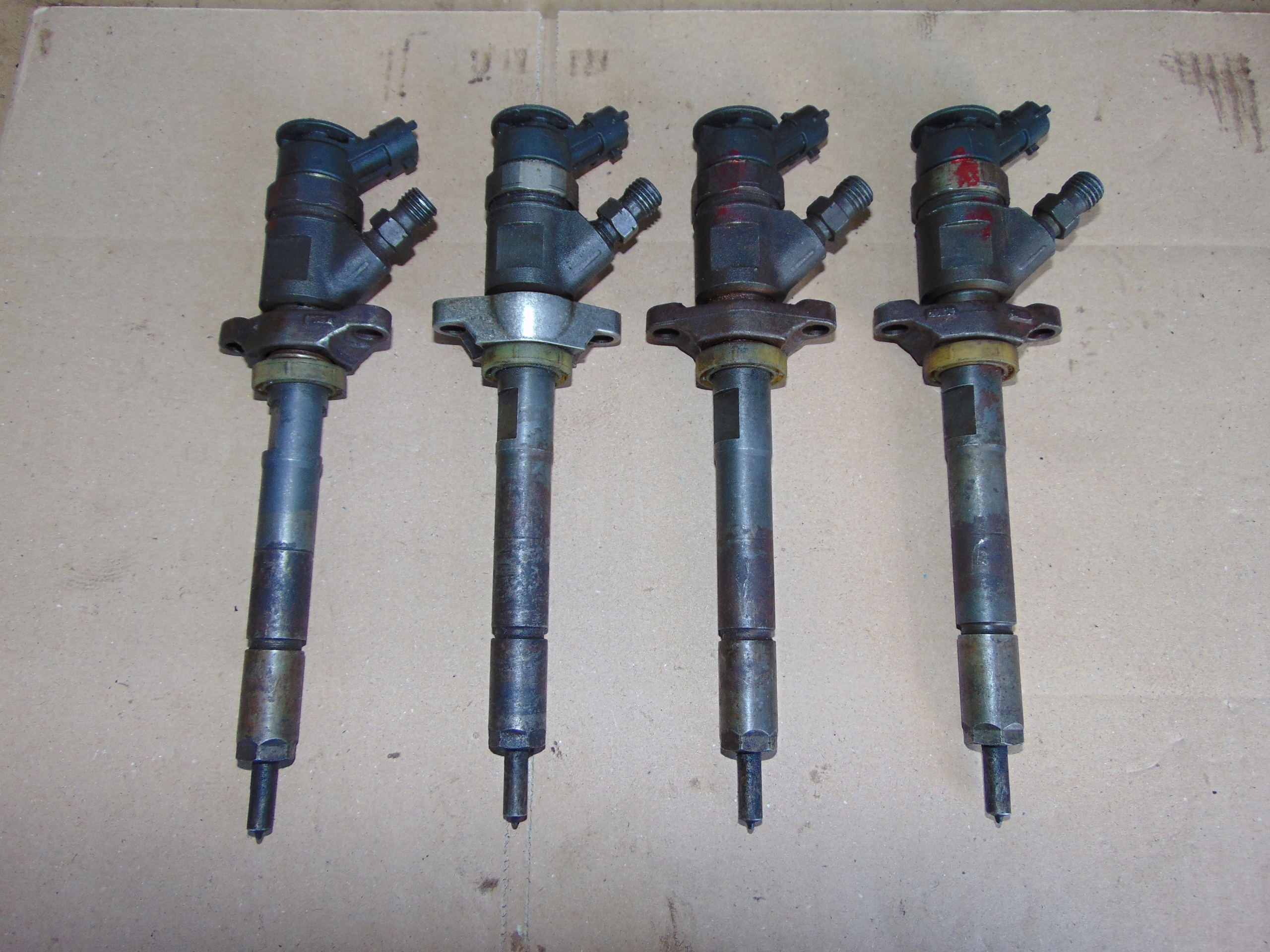 CITROEN C3 II 1.6 HDI WTRYSKI KOMPLET 0445110311