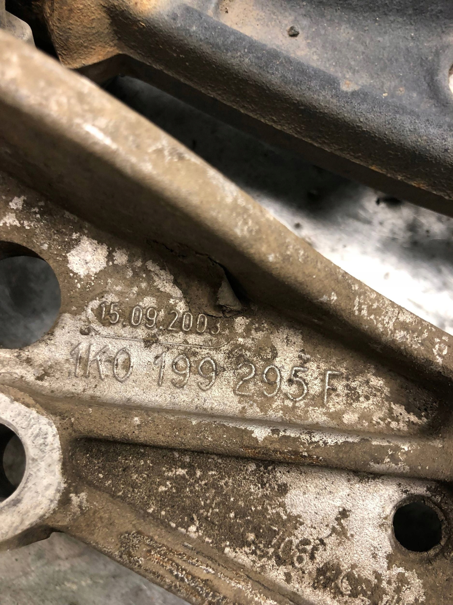 arm left front VW GOLF VI 1K0407153G 1K0199297G 1K0199295F
