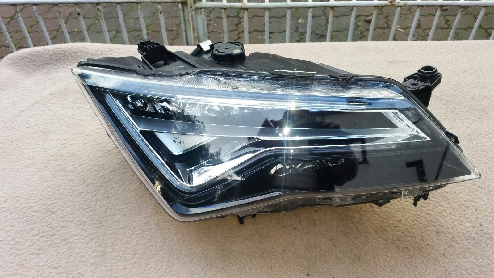 SEAT ATECA FULL LED LAMPA PRZÓD PRAWA 576941008D