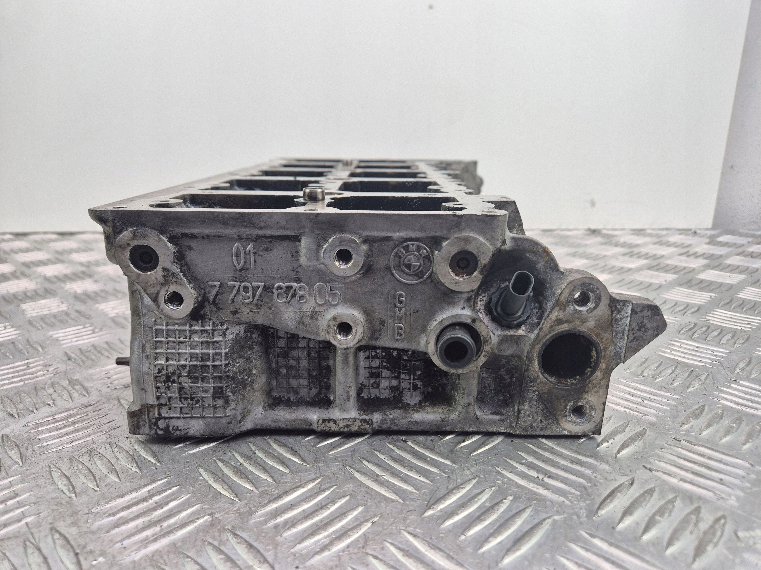testata motore BMW 3 E90 E91 318d 7797678 N47D20A
