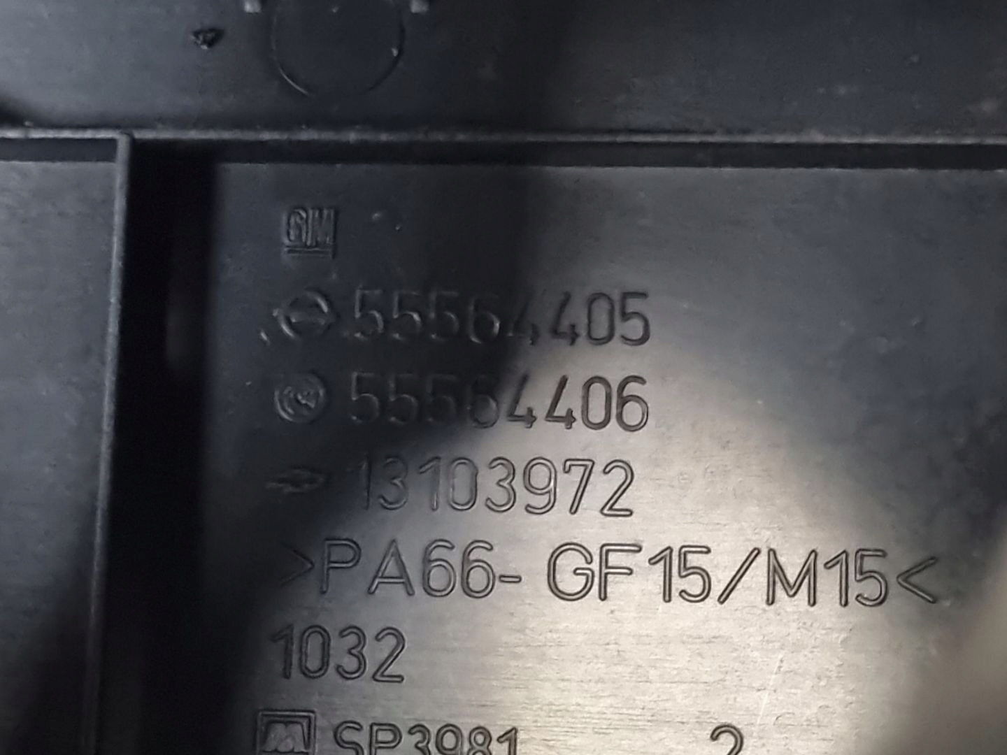Abdeckung der Ventile Opel Insignia A 2009 55564395