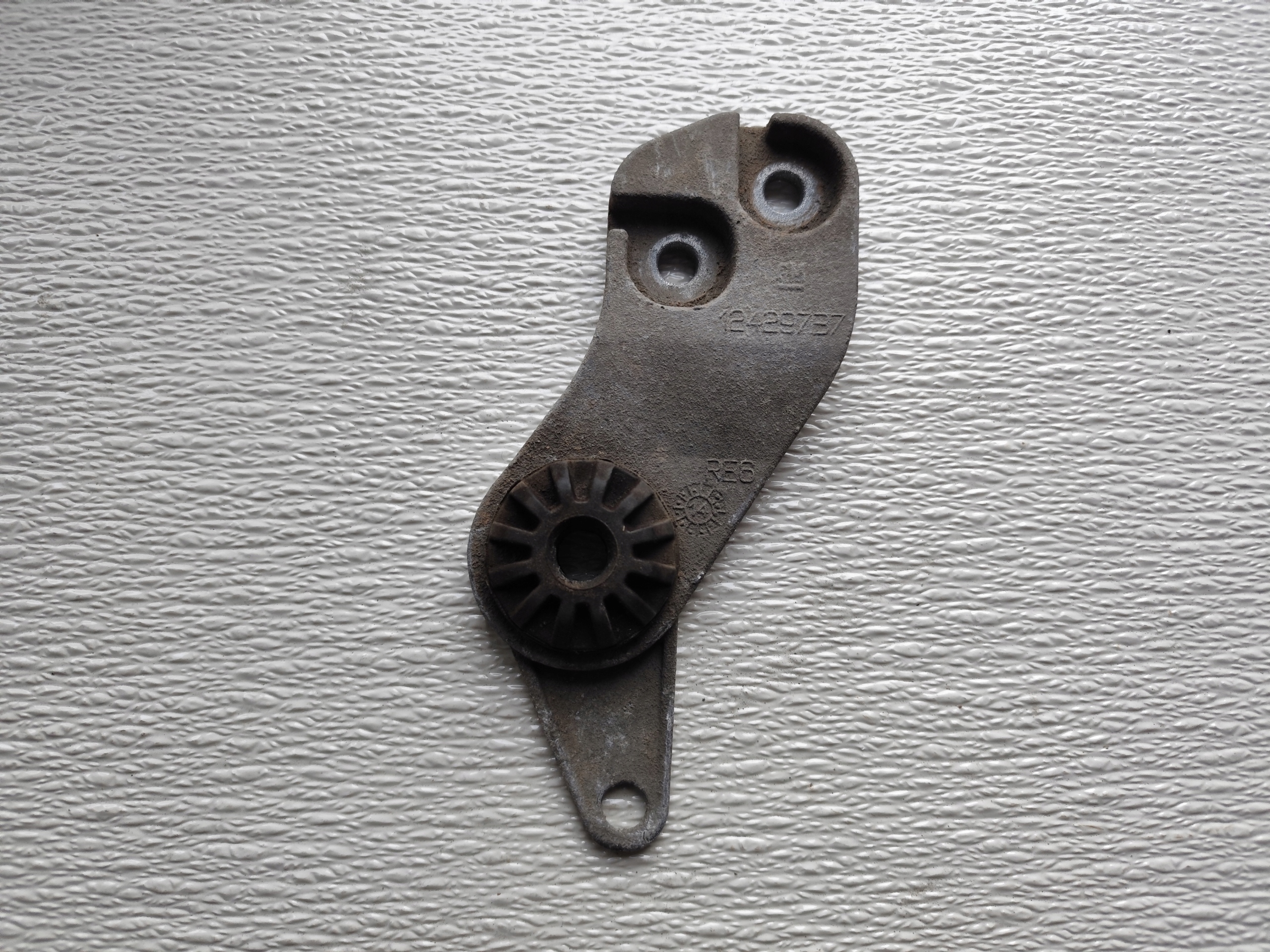 OPEL CORSA E holder radiator right 12429737