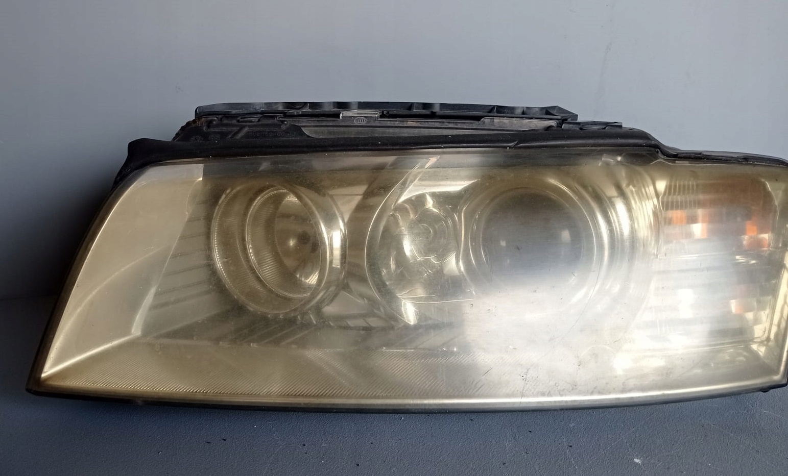 AUDI A8 D3 04R light left front XENON EU