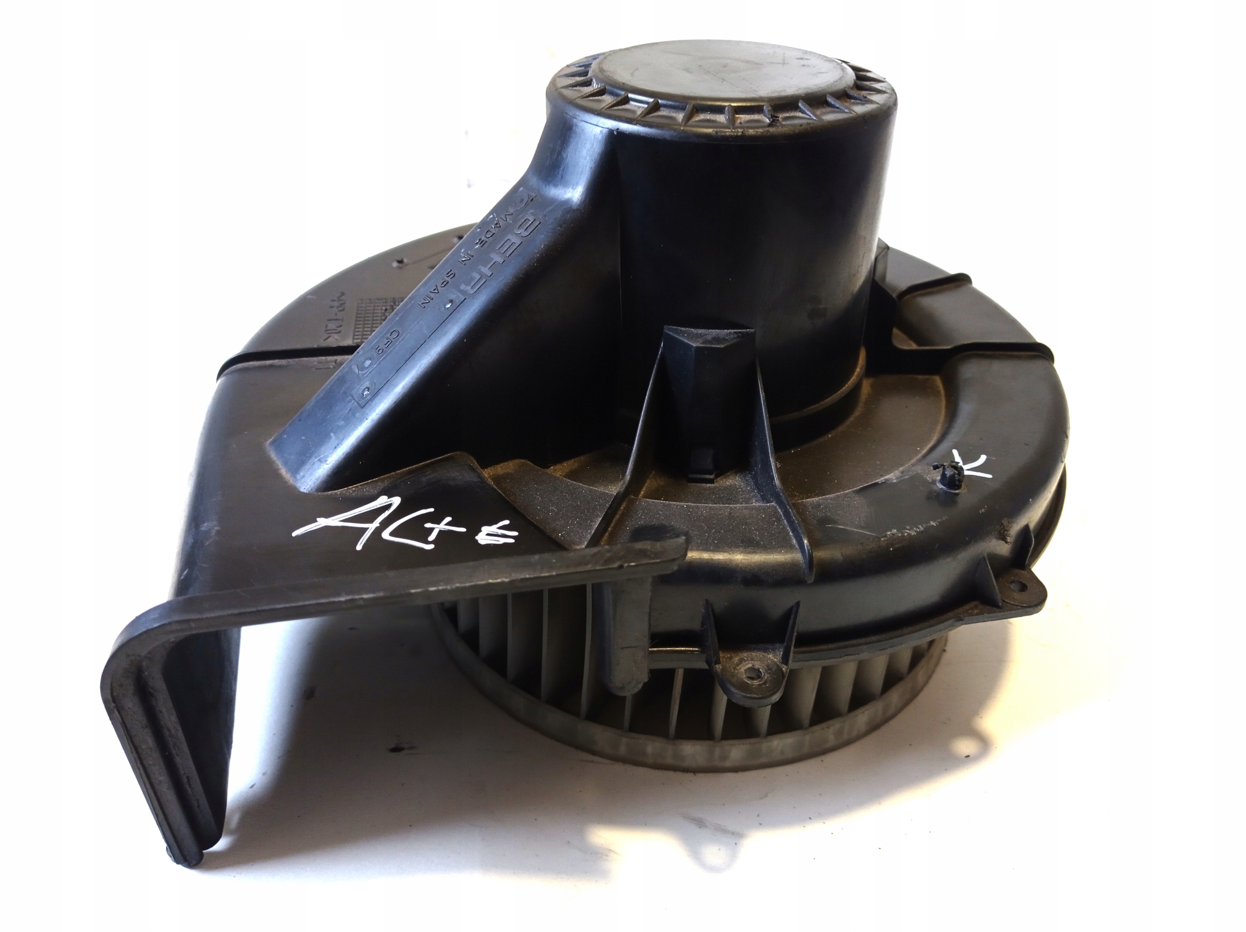 DMUCHAWA WENTYLATOR IBIZA POLO FABIA 6Q2820015C