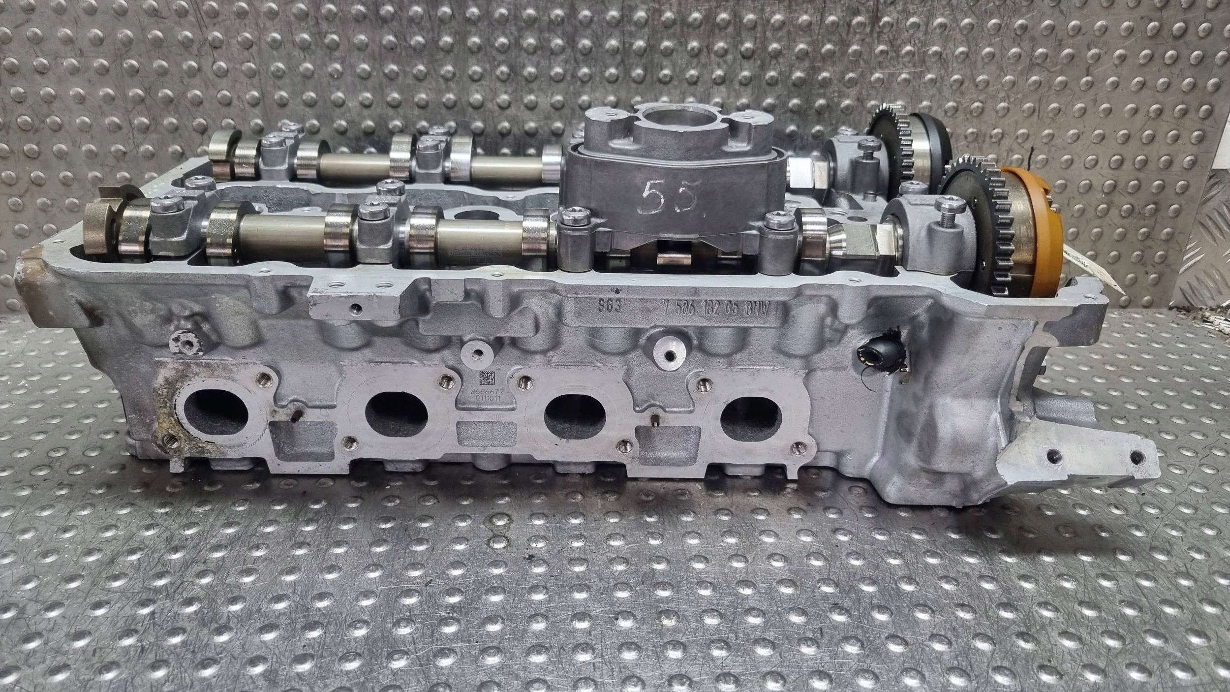 head. of the engine left 5-8 7586182 BMW X5M E70 X6M E71 4.4 5.0i S63B44A