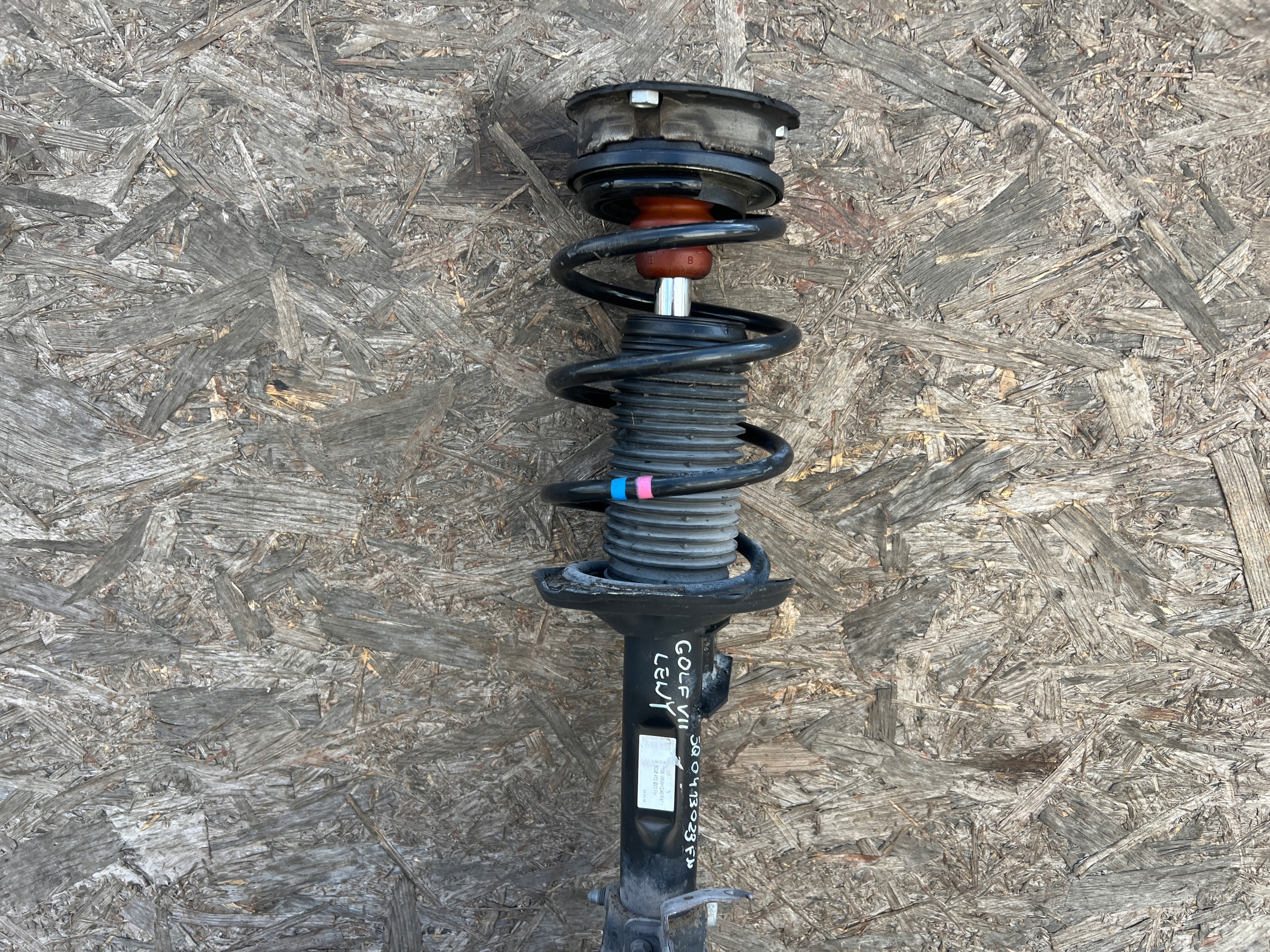 swing shock absorber left front VW GOLF VII OCTAVIA III 1.2 TSI
