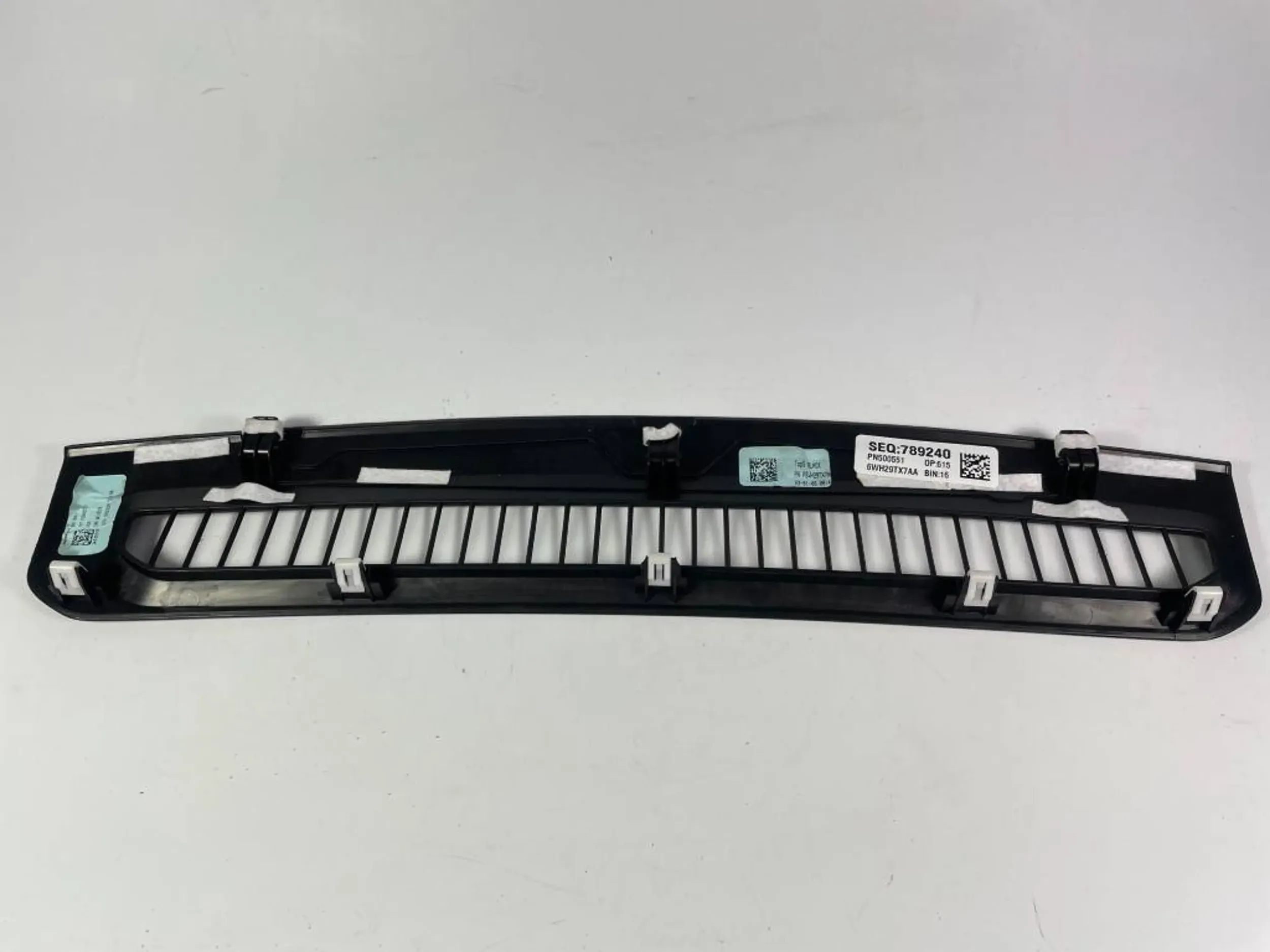 upper panel of the dashboard rozdzielczej RAM 1500 TRX 21-24