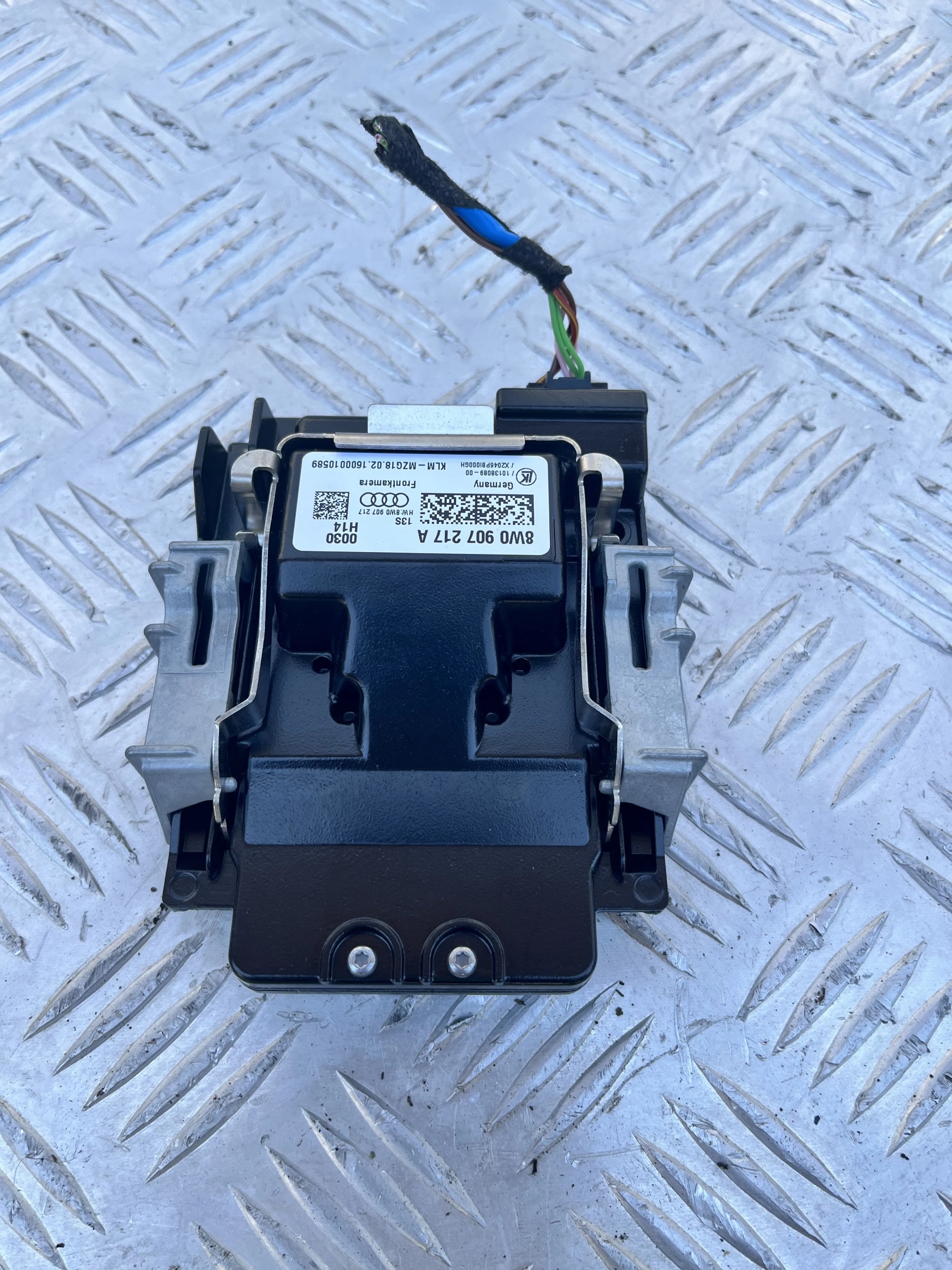 AYSTENT PASA KAMERA AUDI A4 B9 15- 8W0907217A