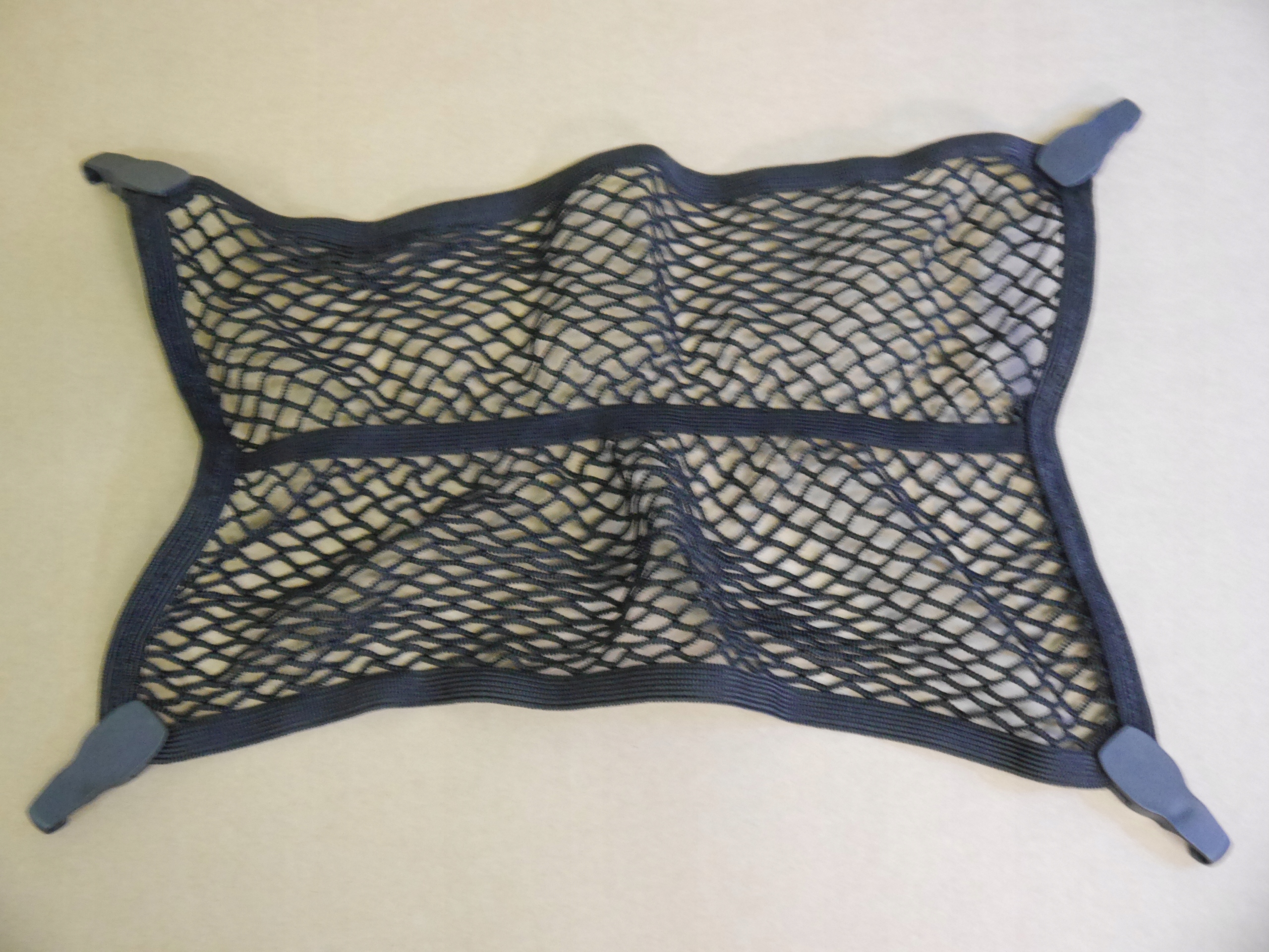 AUDI SIATKA MOCOWANIA BAGAZU 8V5861716