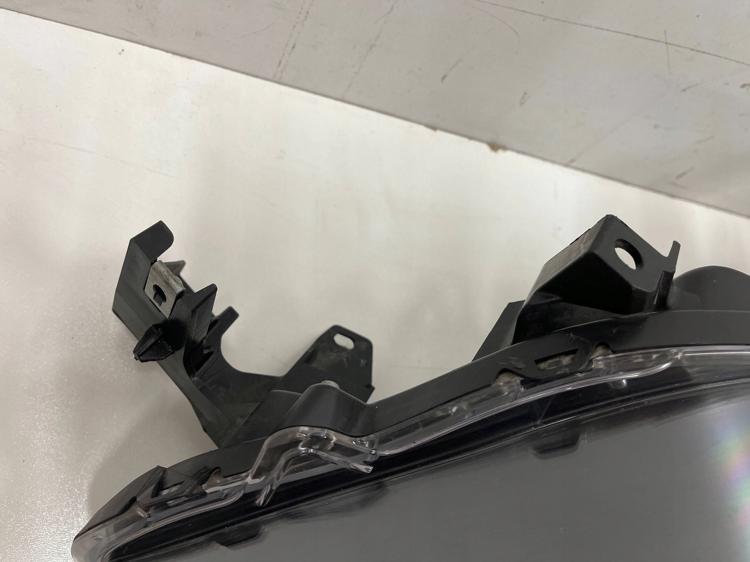 REFLEKTOR front side left MITSUBISHI ECLIPSE CROSS 17- LED