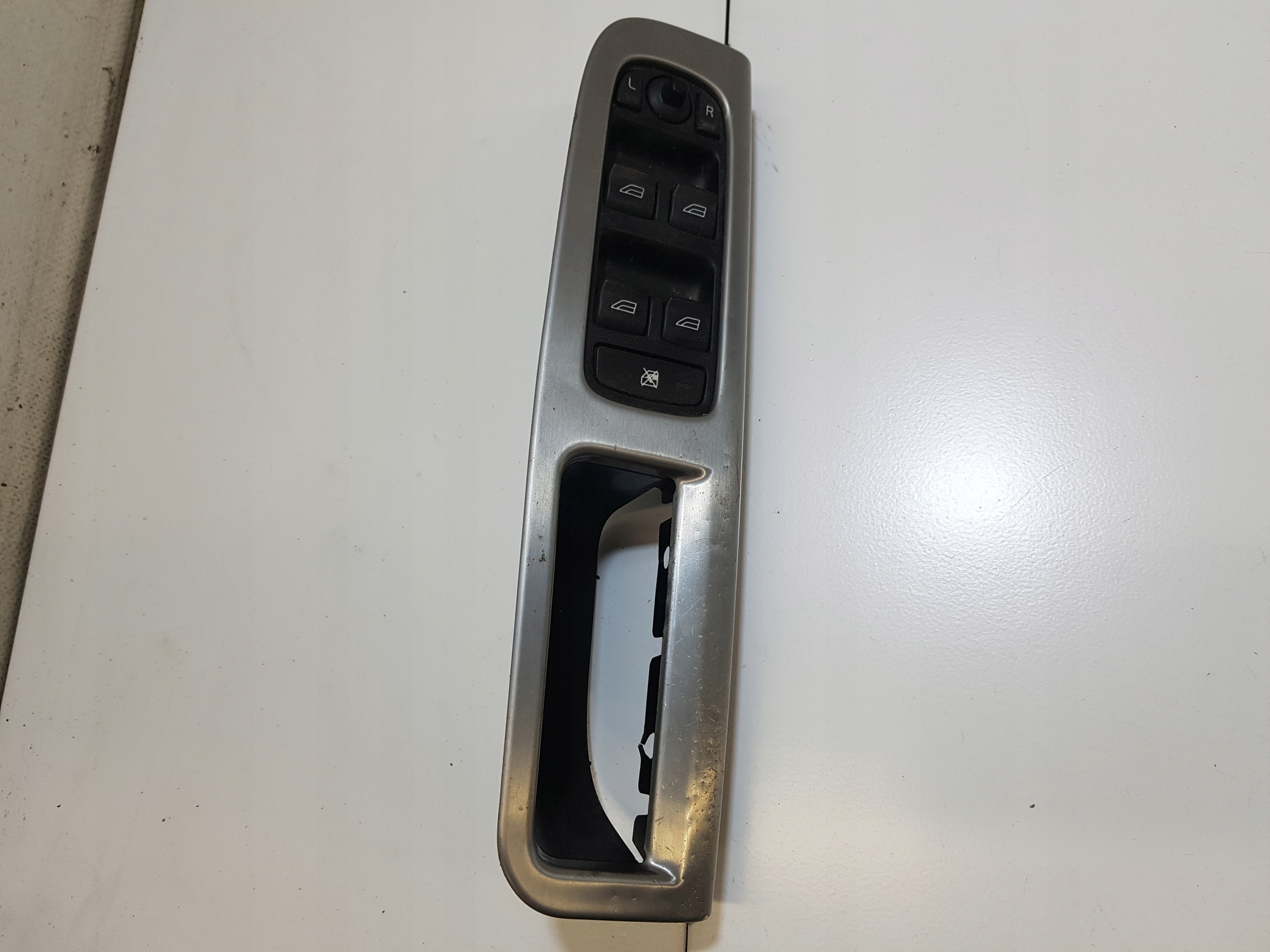 control panel of the window driver´s VOLVO V50 30658444 8679666