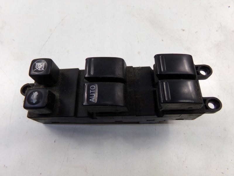 PRIMERA P12 WŁĄCZNIK SZYB PRZÓD LEWY 25401AV640 Typ samochodu Samochody osobowe