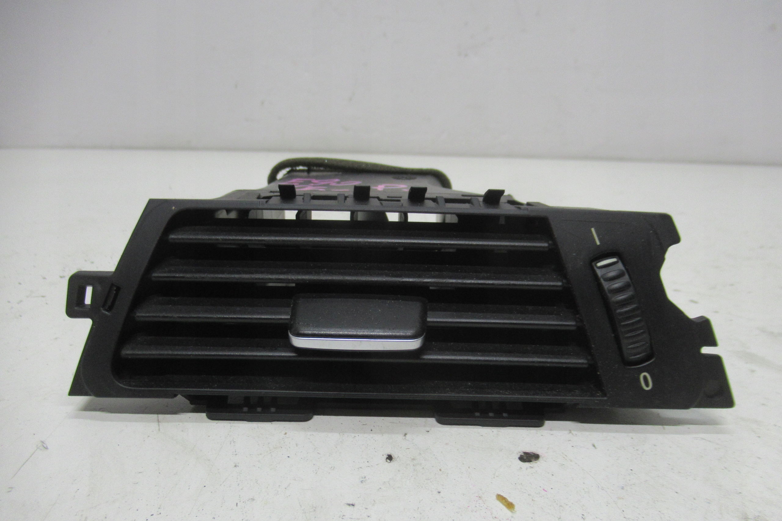 BMW E90 06R grid air conditioning devices right EU 9123298