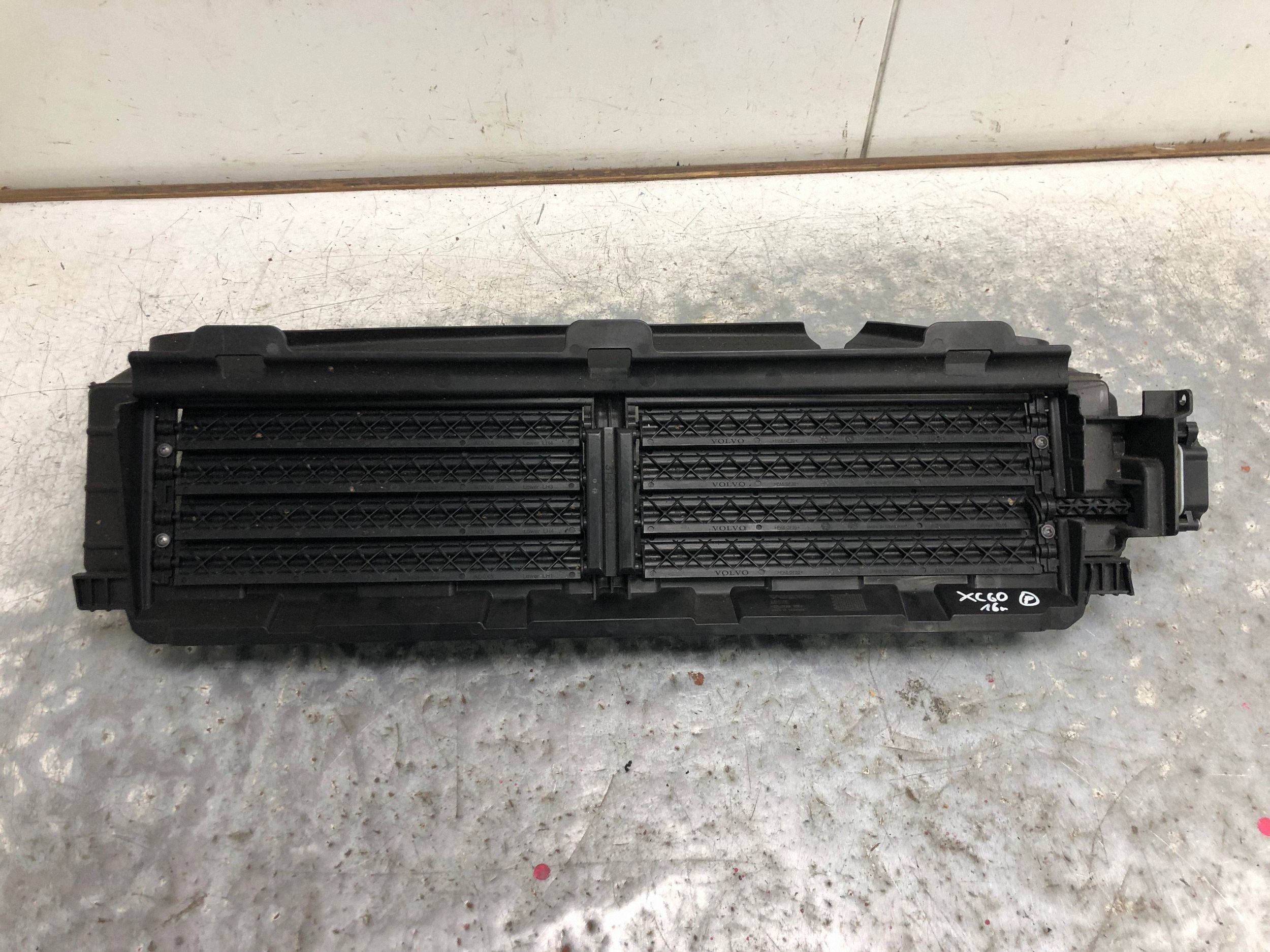 luftführung trennnetz luftansaugkanal VOLVO XC60 31425366