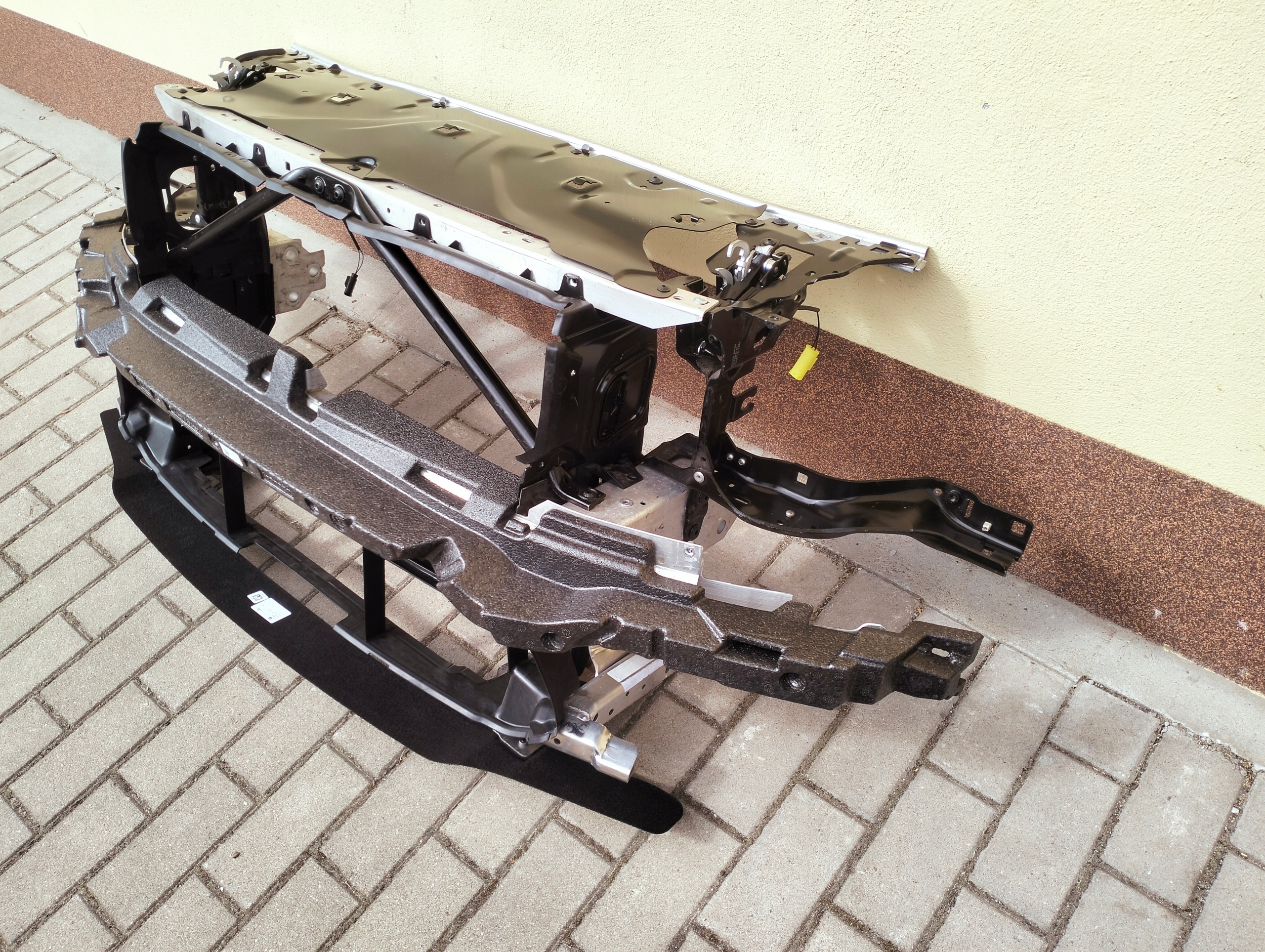 PAS PRZEDNI WZMOCNIENIE BMW 5 F90 M5 Typ samochodu Samochody osobowe