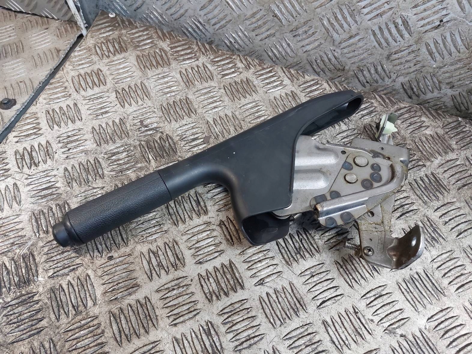 RĄCZKA DŹWIGNIA HAMULCA RĘCZNEGO FORD FIESTA MK5 LIFT 05-10