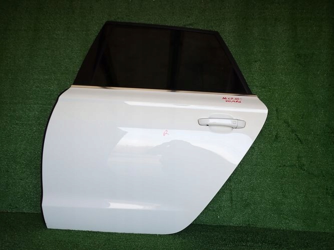 AUDI A6 C7 KOMBI 11- door left rear. rear part