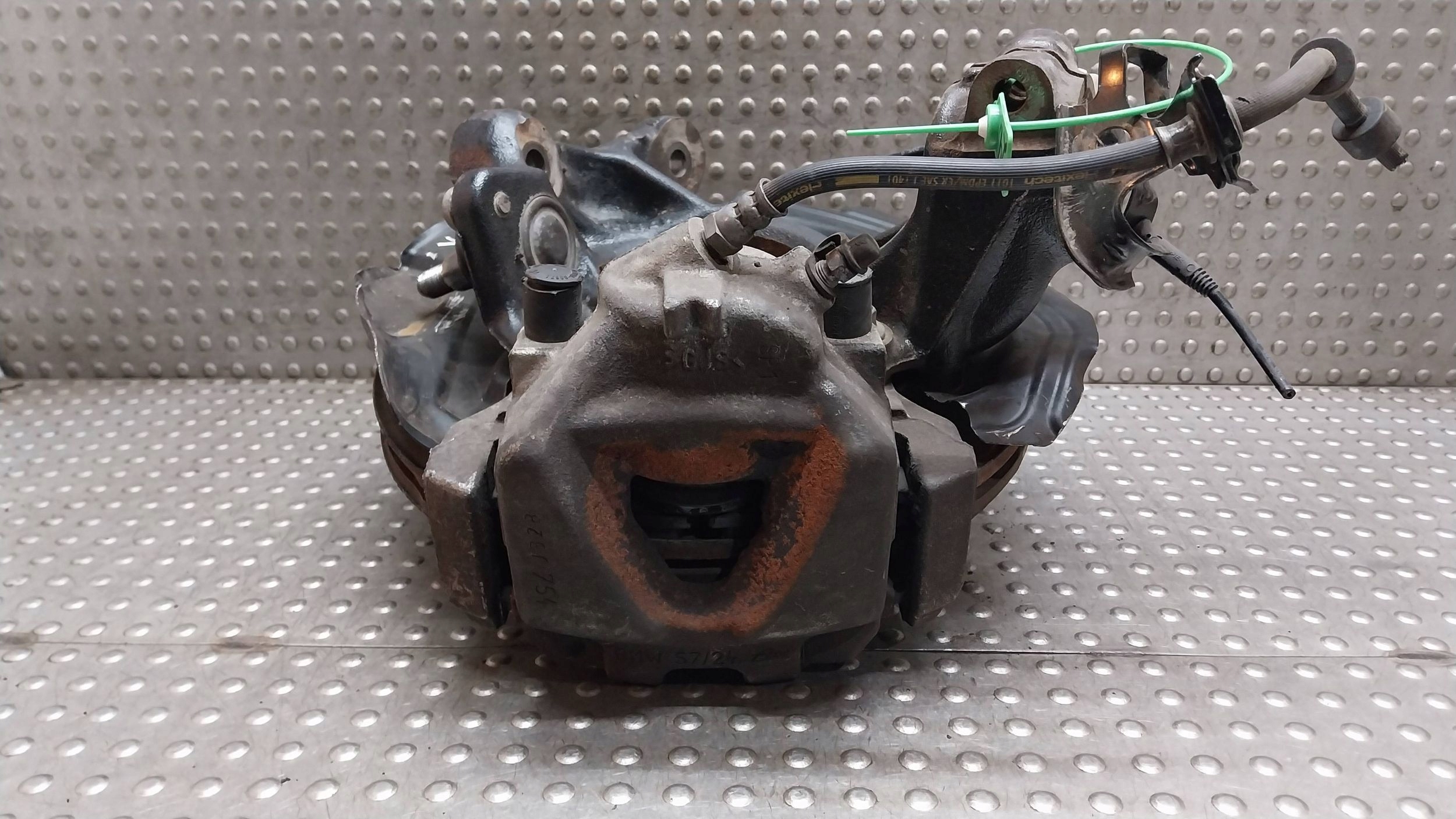 otoč čepu třmen pravý předek KPL 6768996 BMW E90 E91 E92 XDRIVE