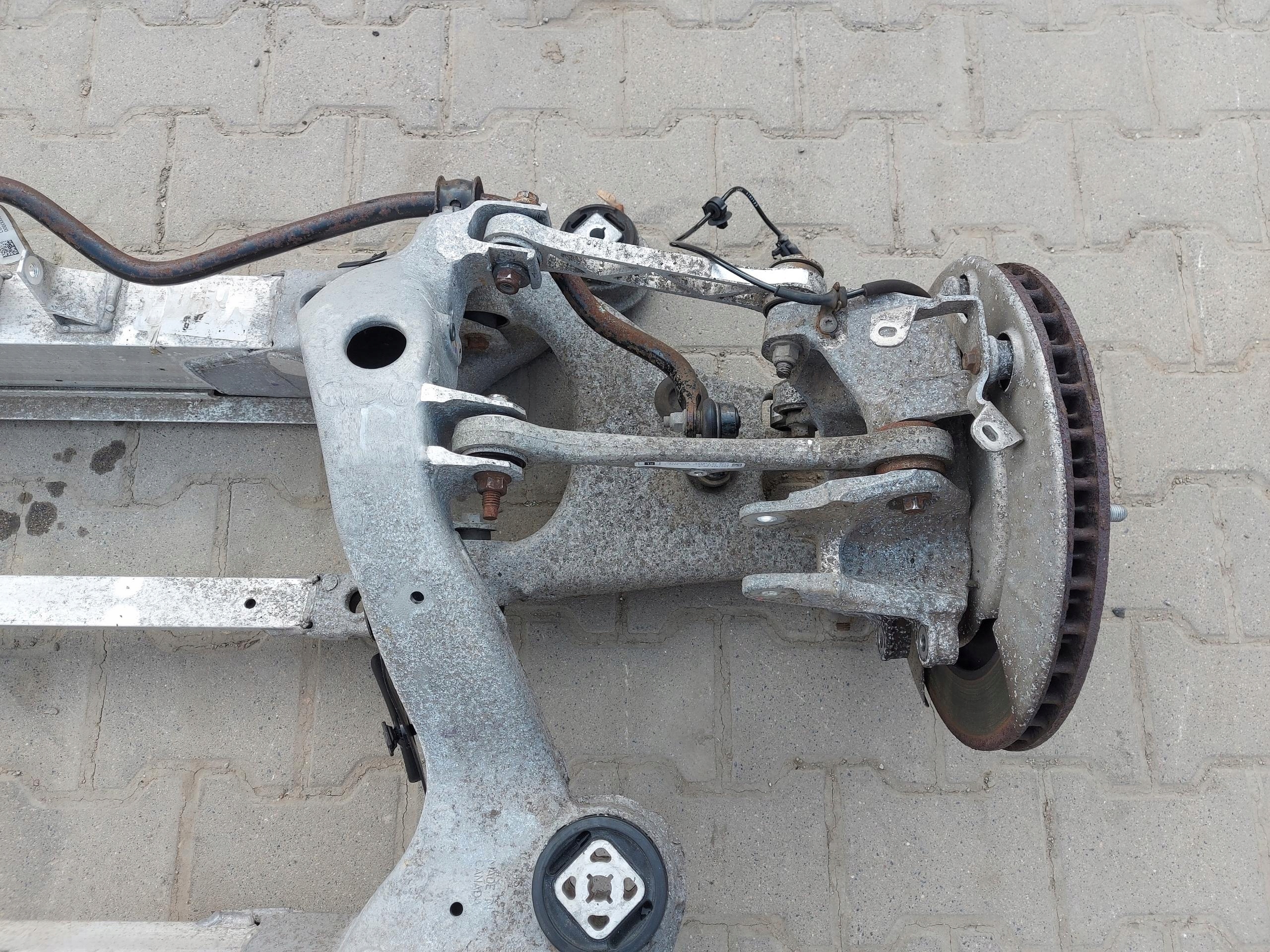 Tesla Model S LIFT sususpension right rear part rear. right side