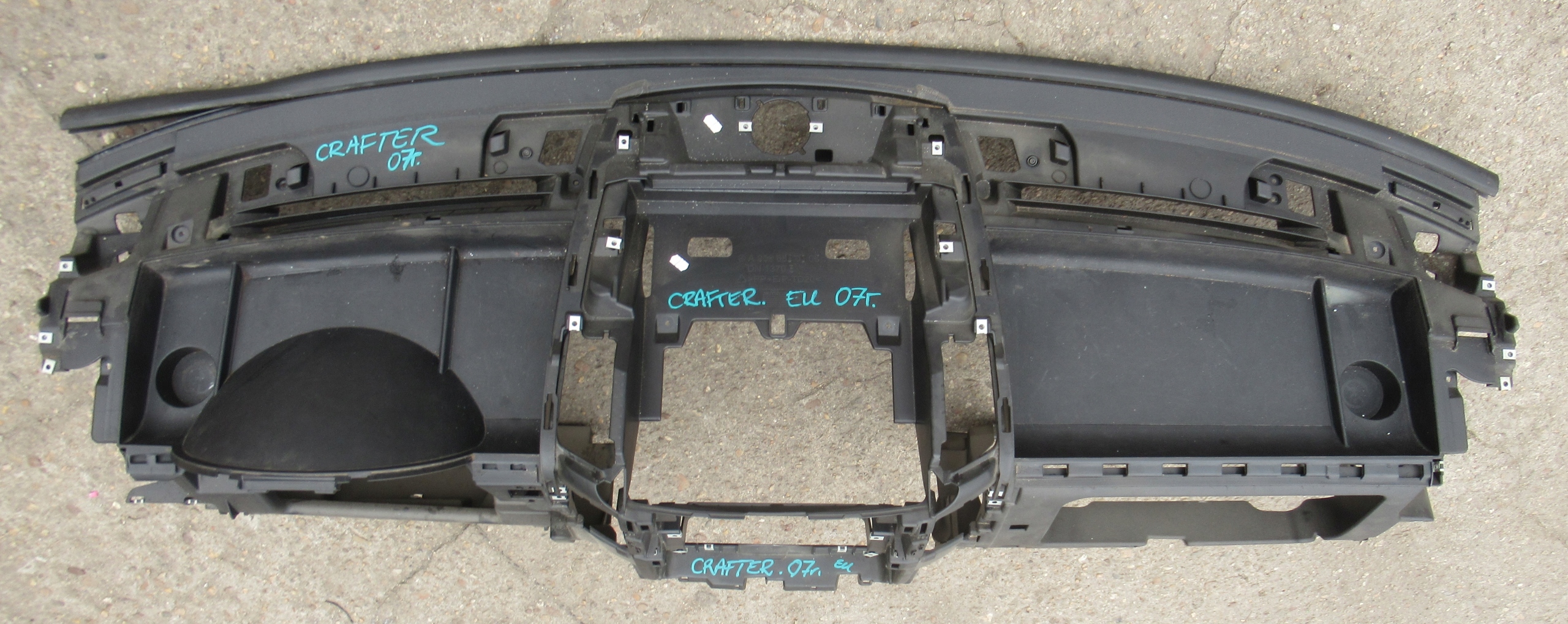 VW CRAFTER 07R dashboard console SZKIELET A9066800006